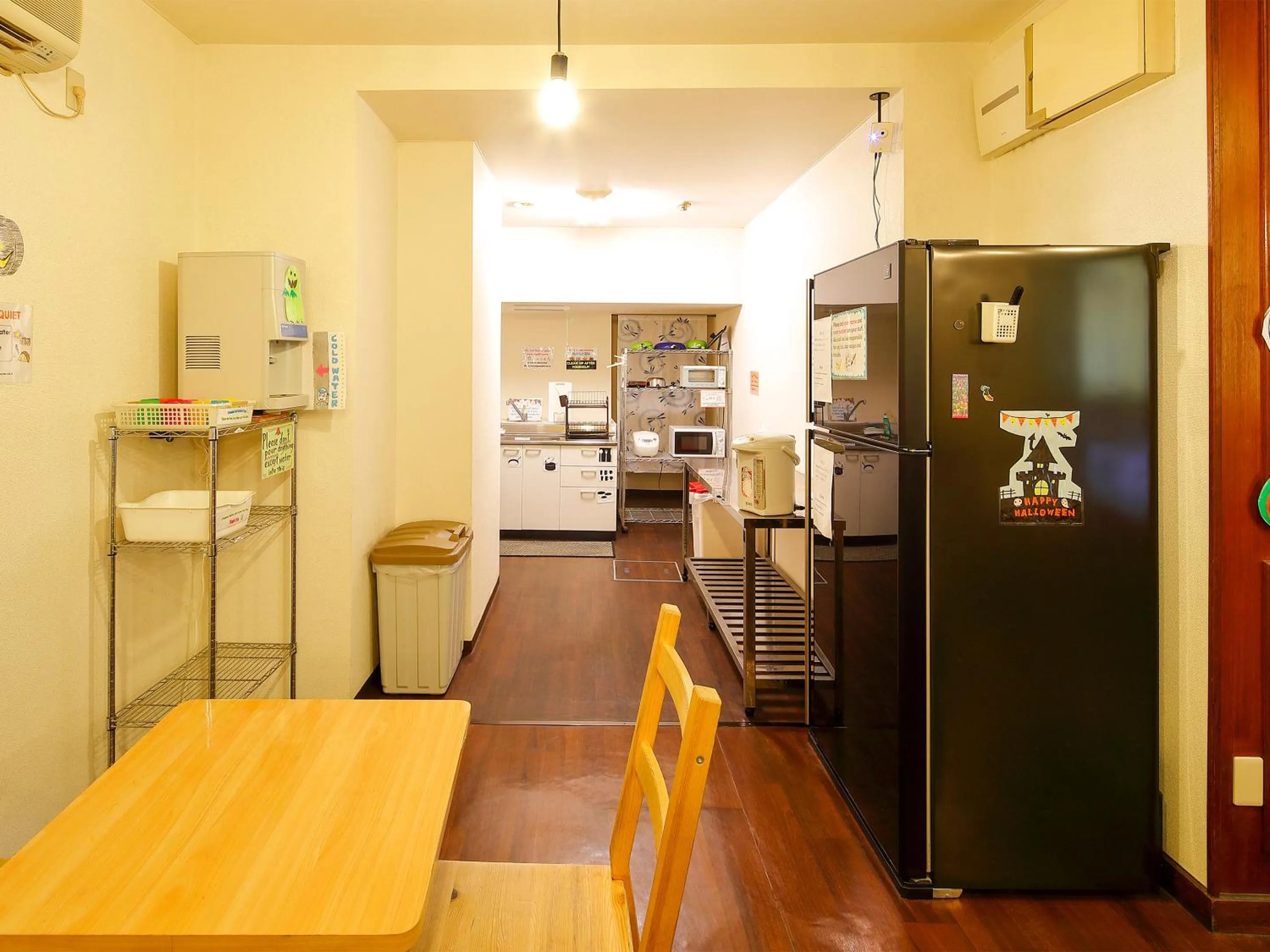 Communal kitchen in Business Hotel Taiyo