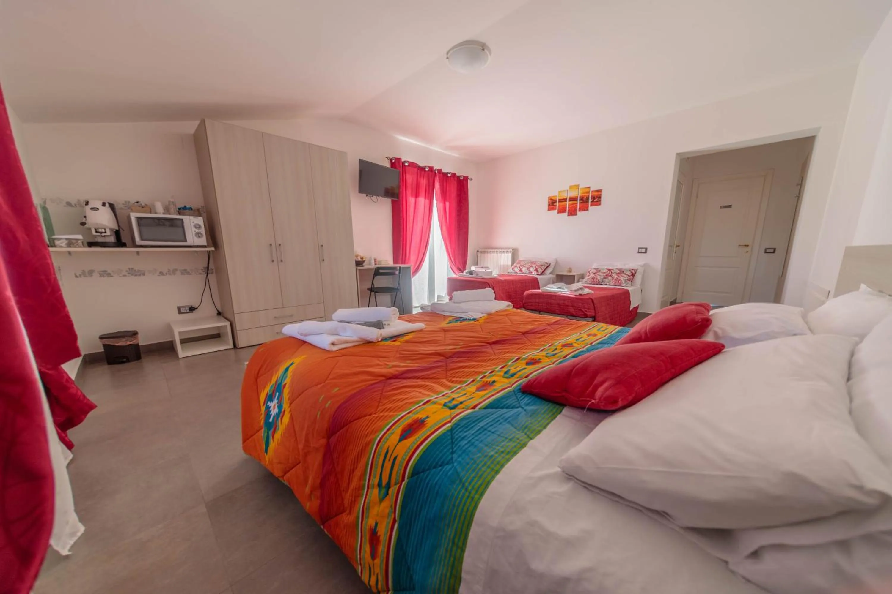 Bedroom, Bed in Il tramonte