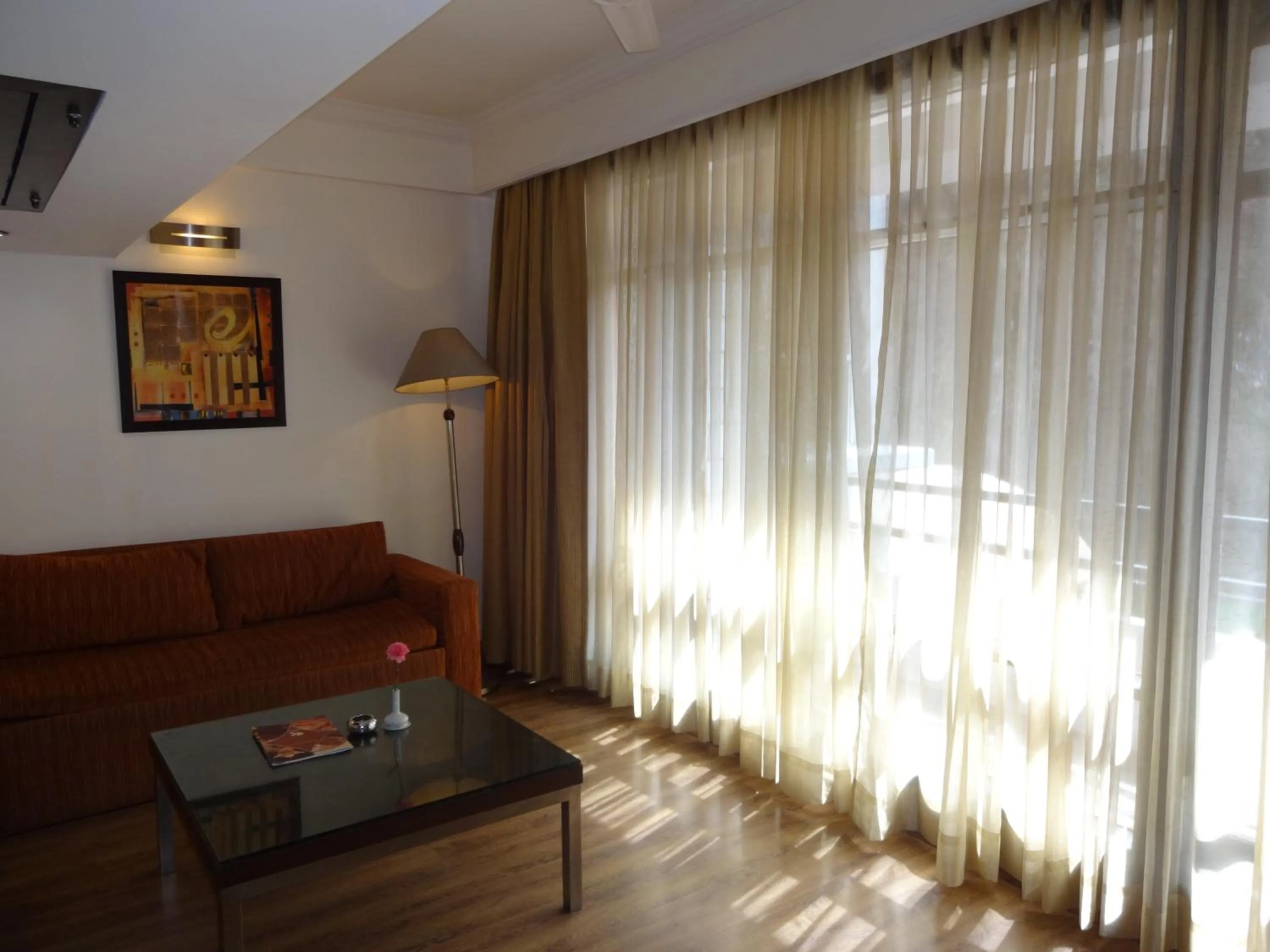 Day in Hotel Combermere