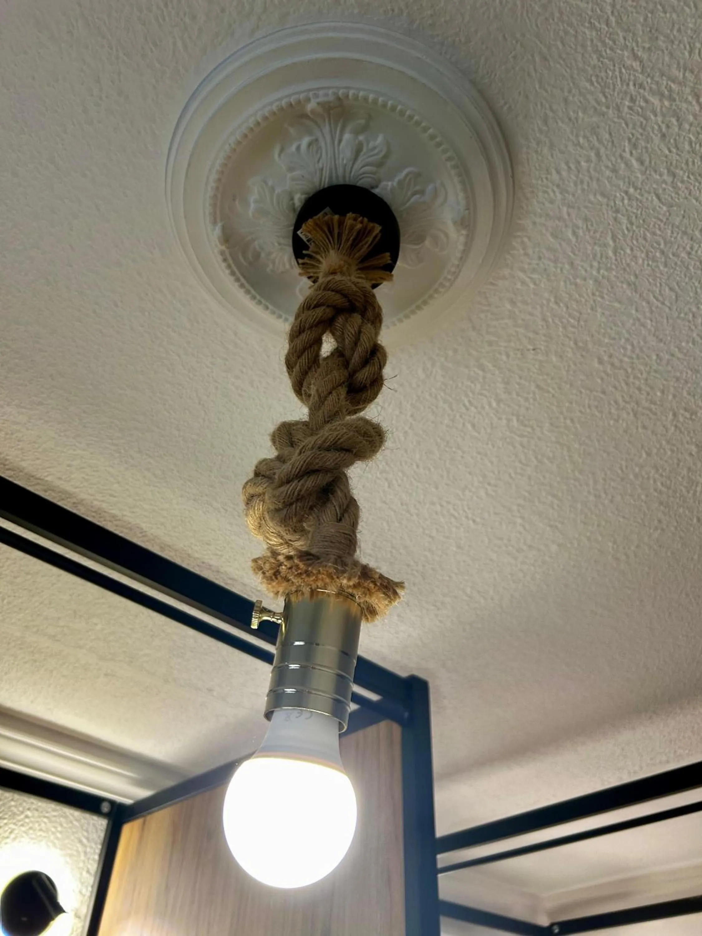 Decorative detail in Hostel El Cascabel