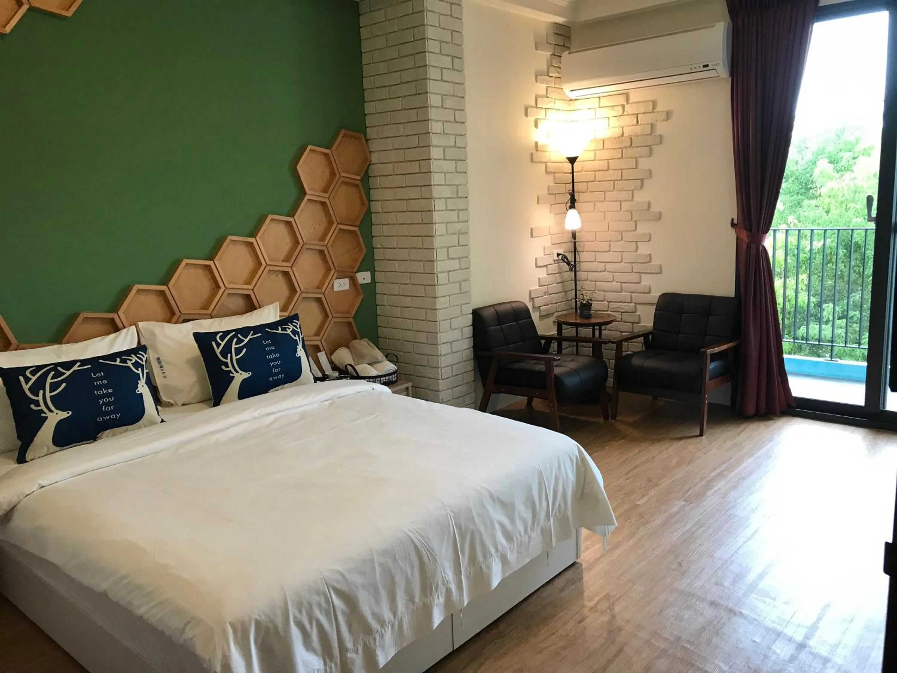 Photo of the whole room, Bed in Chi Chu B&B