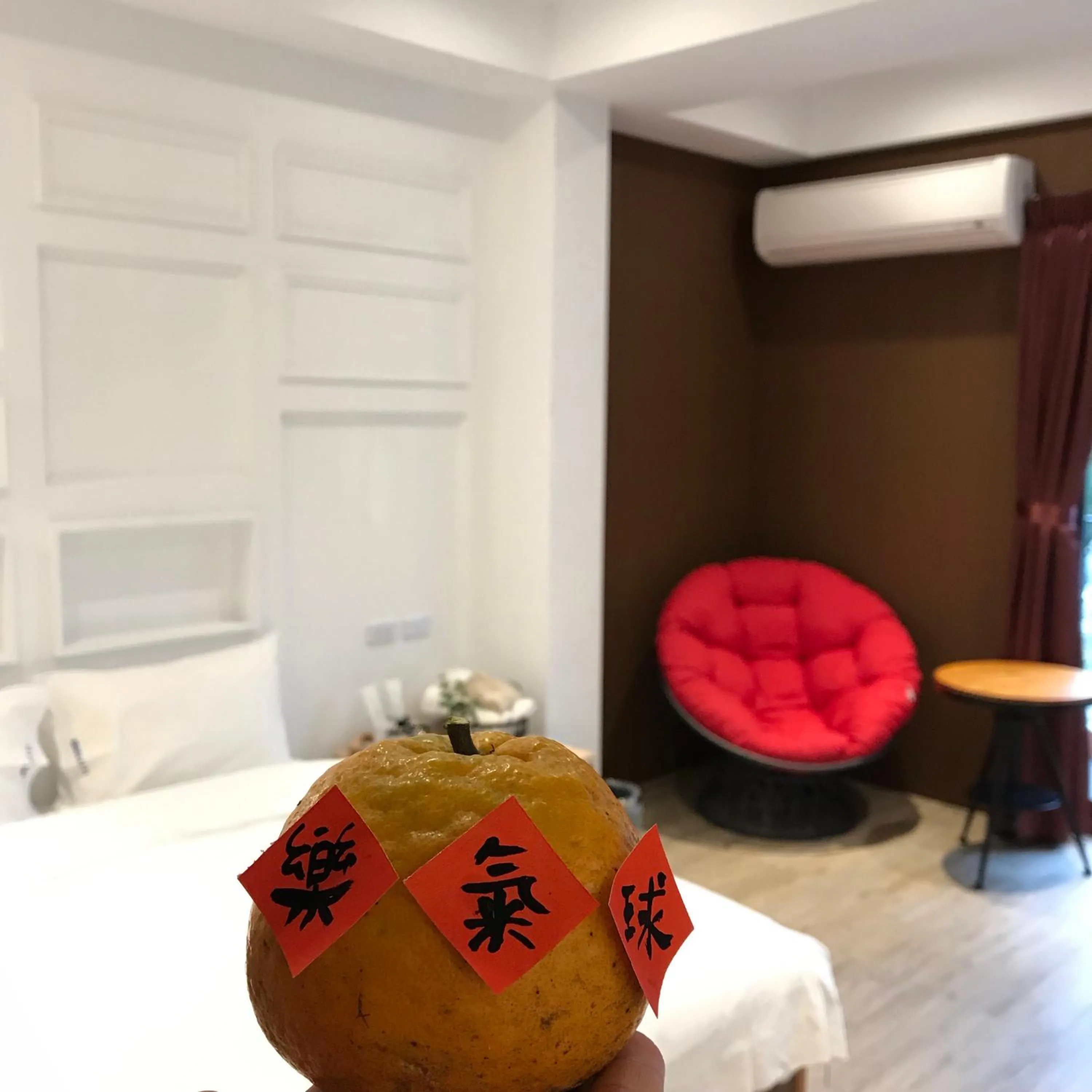 Photo of the whole room, Bed in Chi Chu B&B