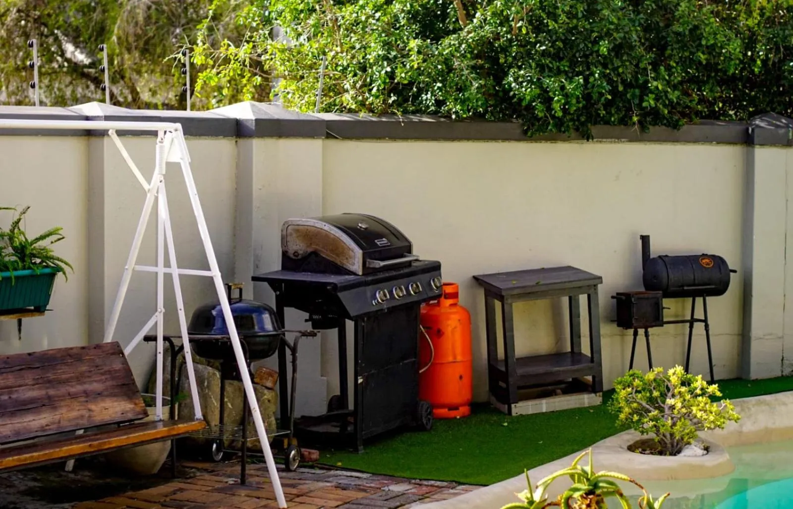 Green Elephant Backpackers