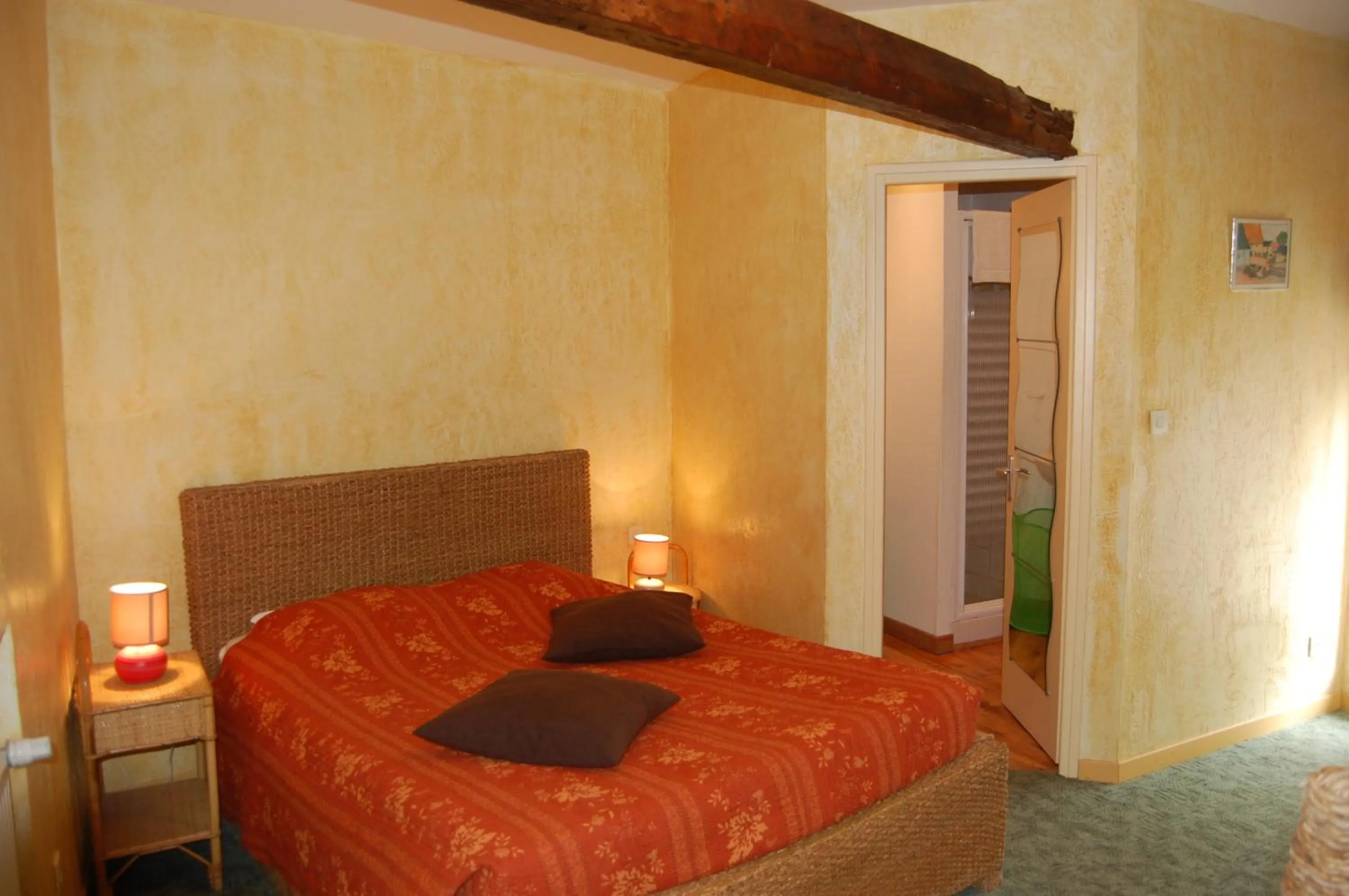 AUBERGE du BORD des EAUX - Demi-pension assurée sur réservation