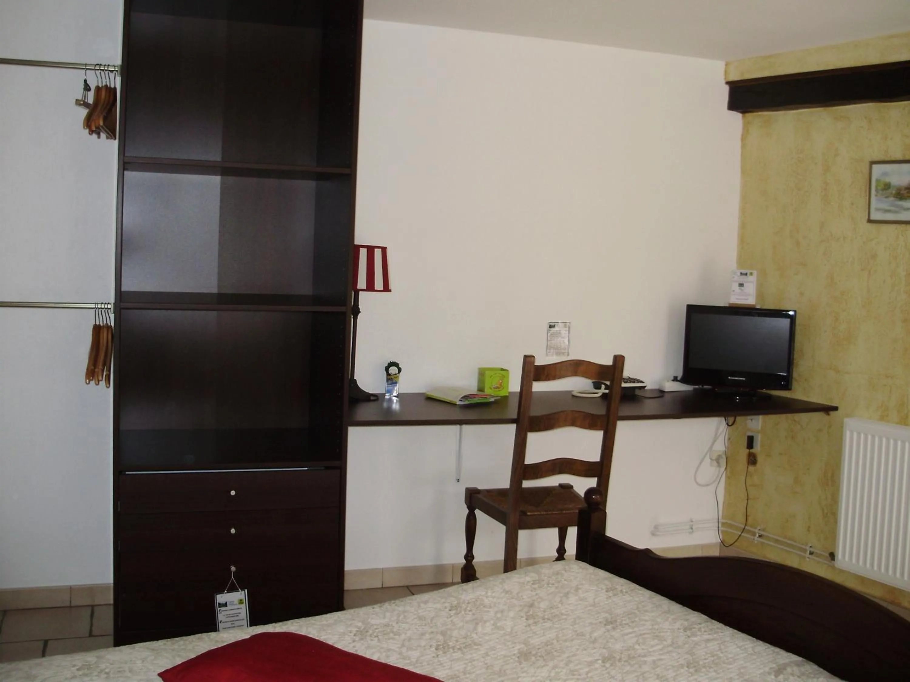 Seating area in AUBERGE du BORD des EAUX - Demi-pension assurée sur réservation