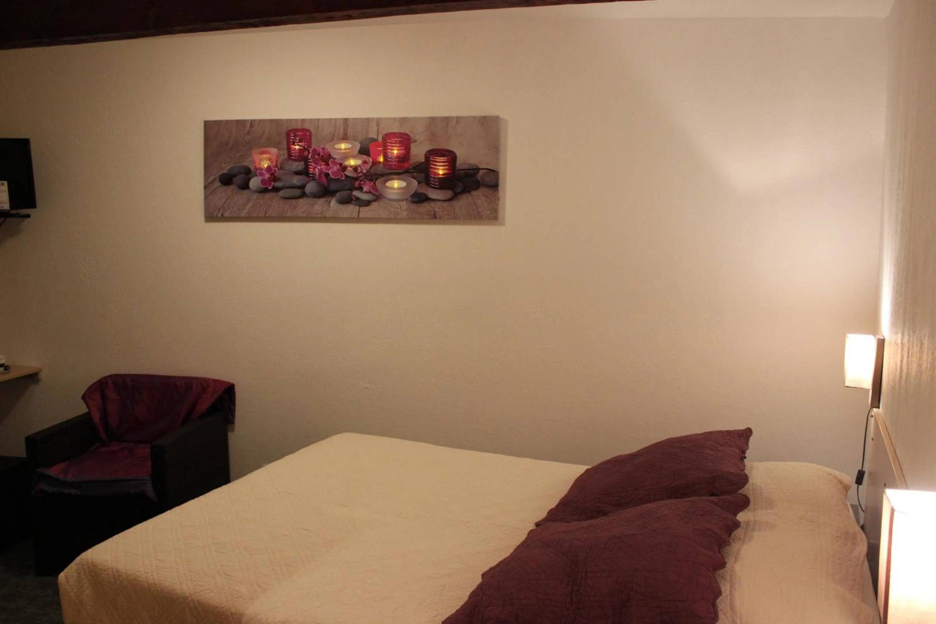 AUBERGE du BORD des EAUX - Demi-pension assurée sur réservation