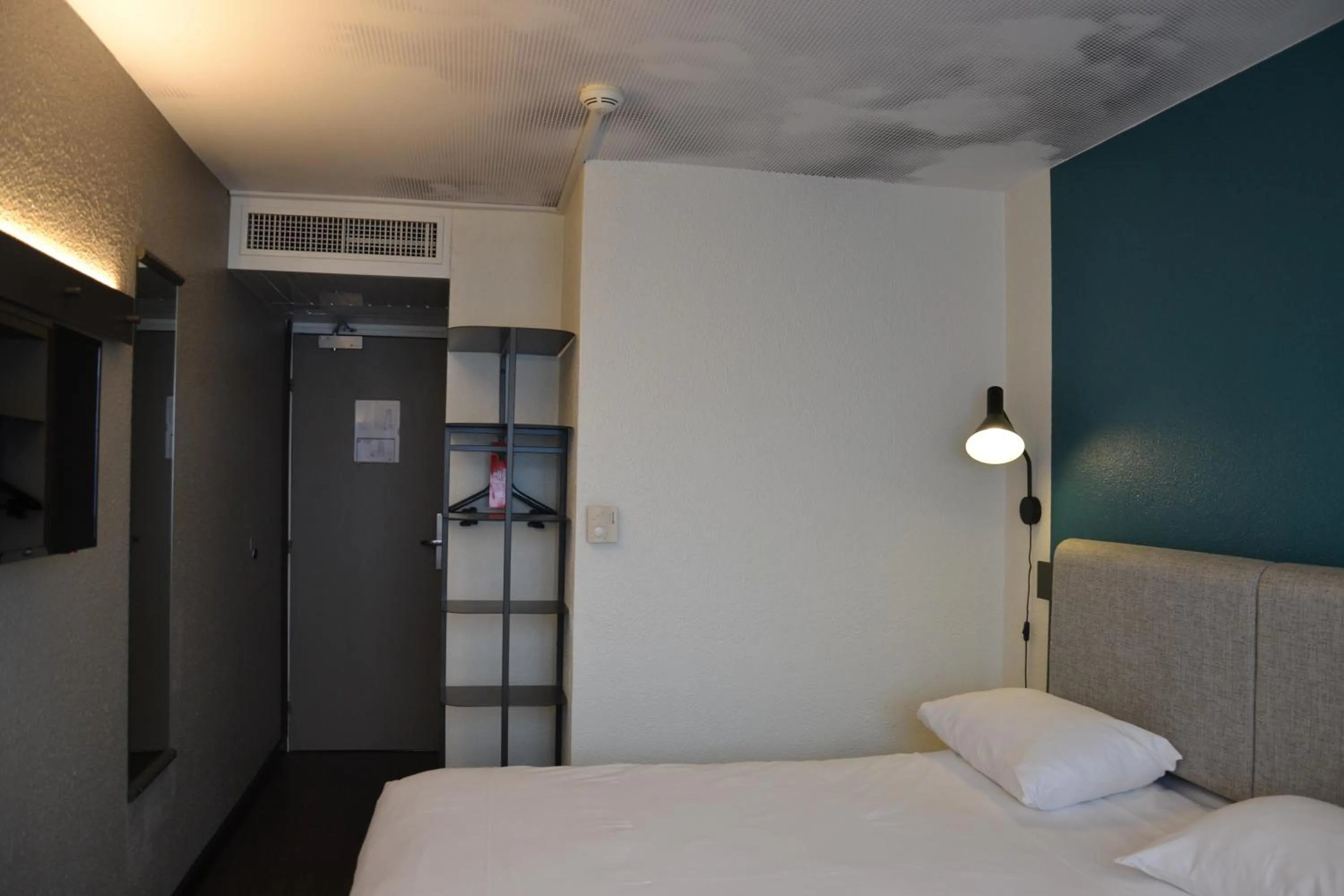Bed in ibis Chambery