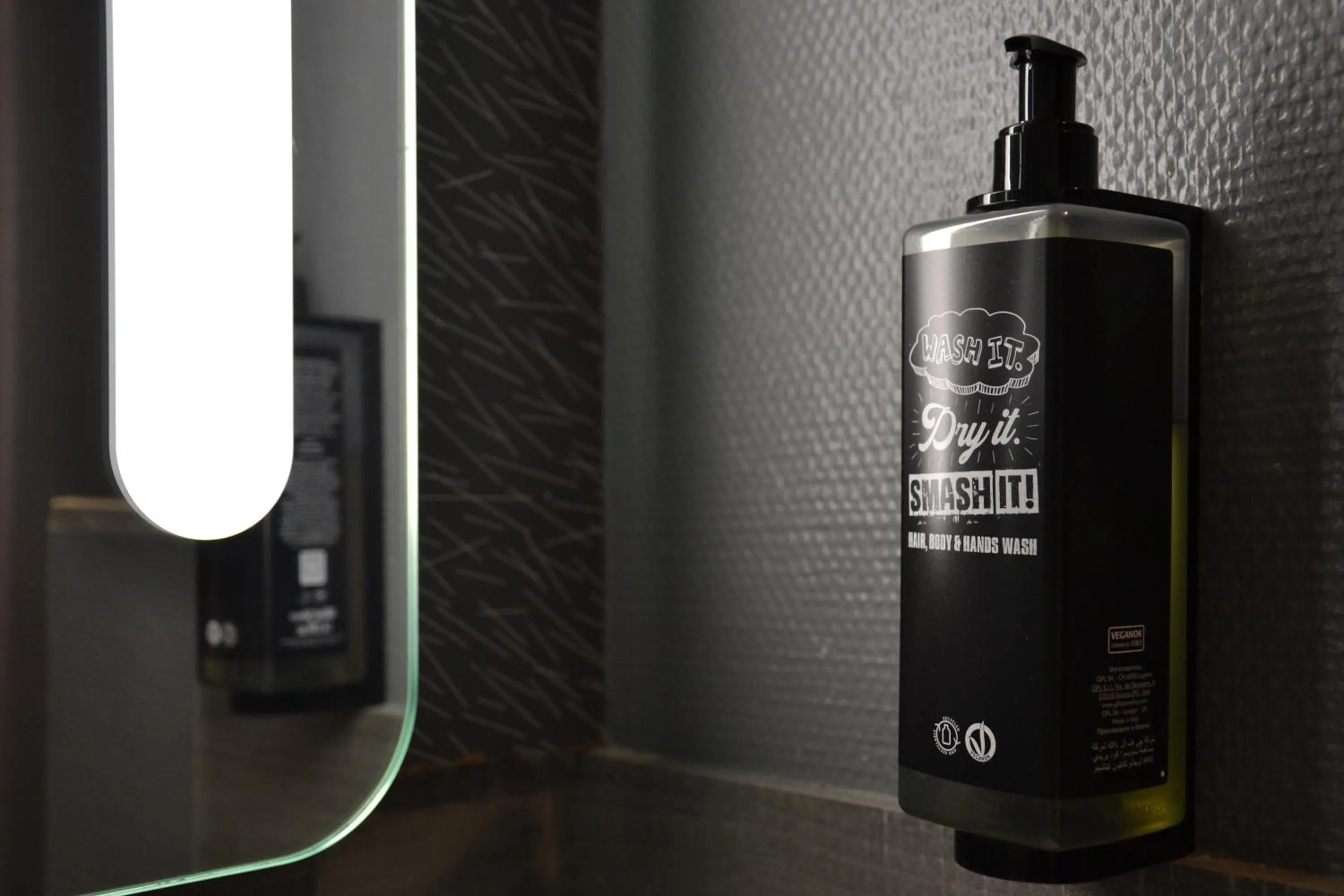 Bathroom in ibis Chambery