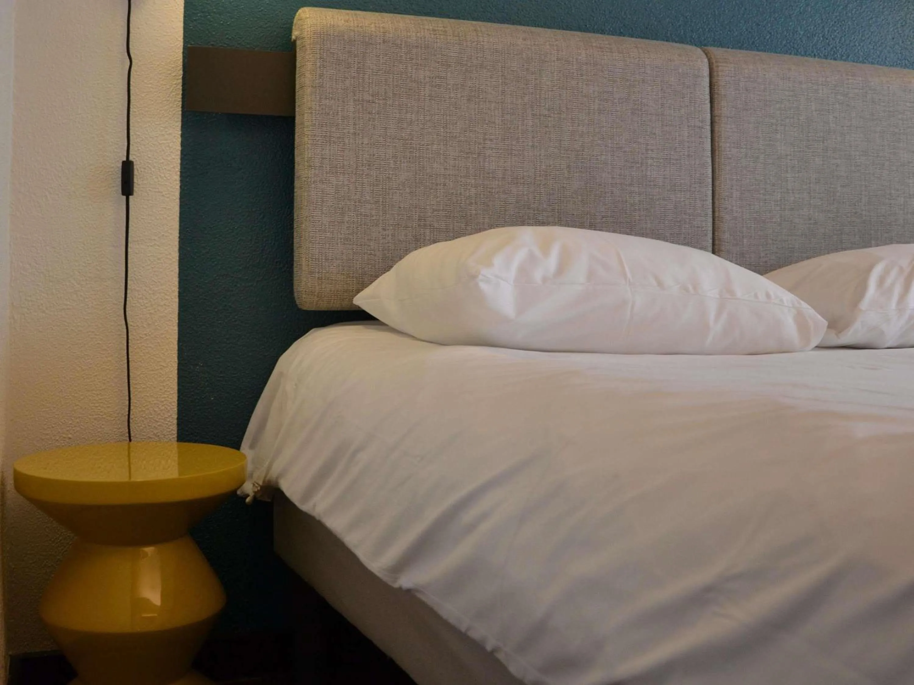 Bedroom, Bed in ibis Chambery