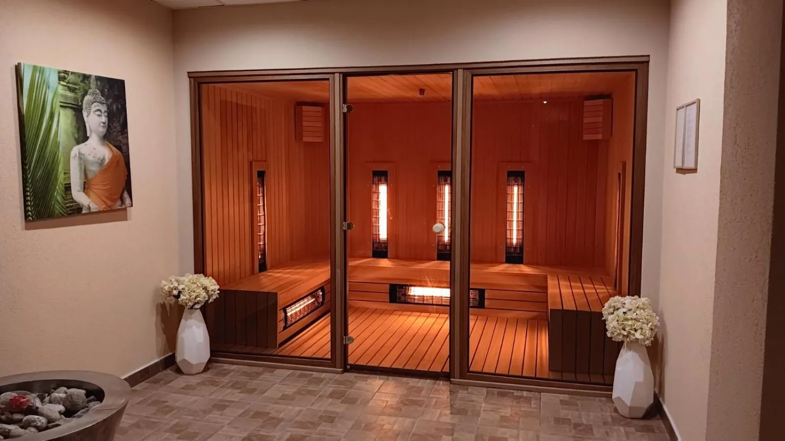 Grand Royale Apartment Complex & Spa