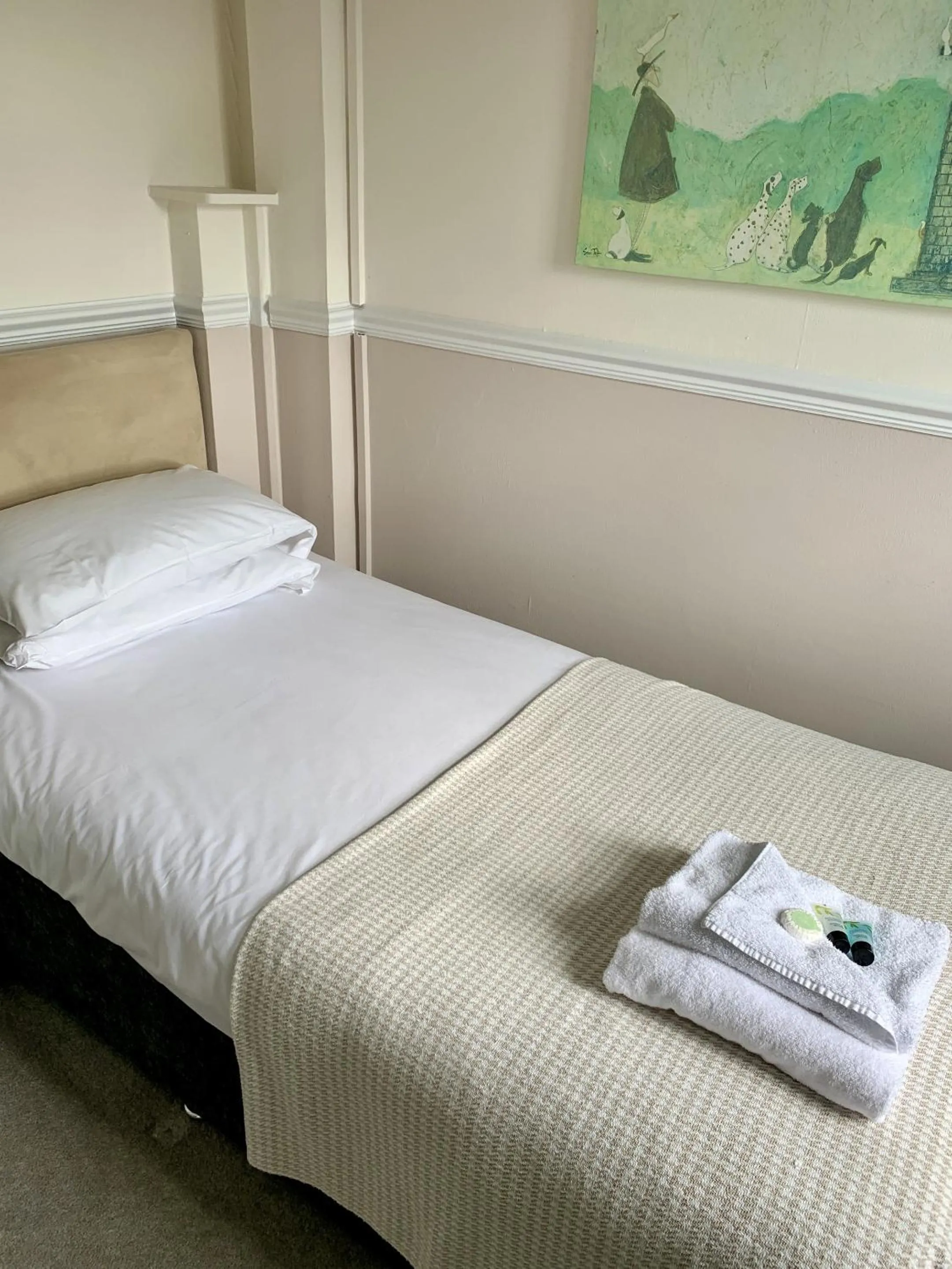 Bedroom in Seaclyffe Hotel Ltd