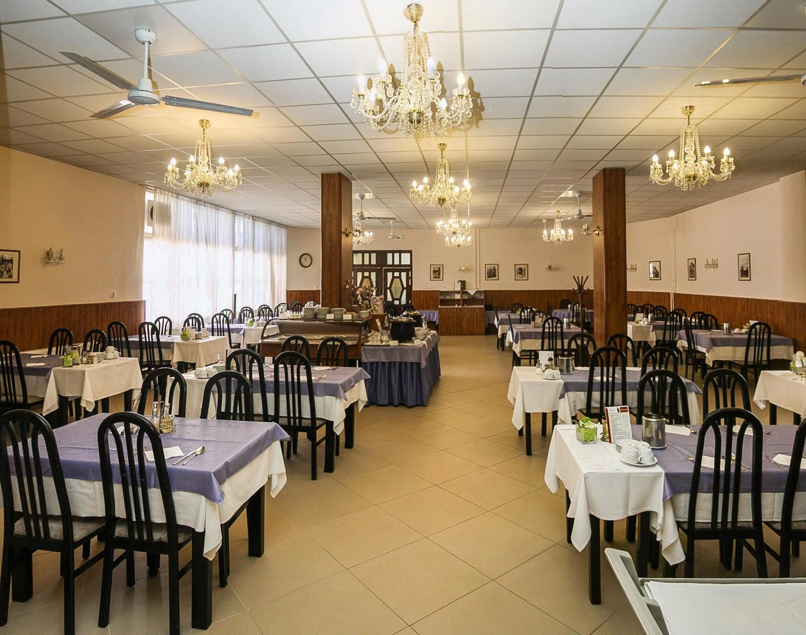 Restaurant/places to eat in Ensana Pro Patria