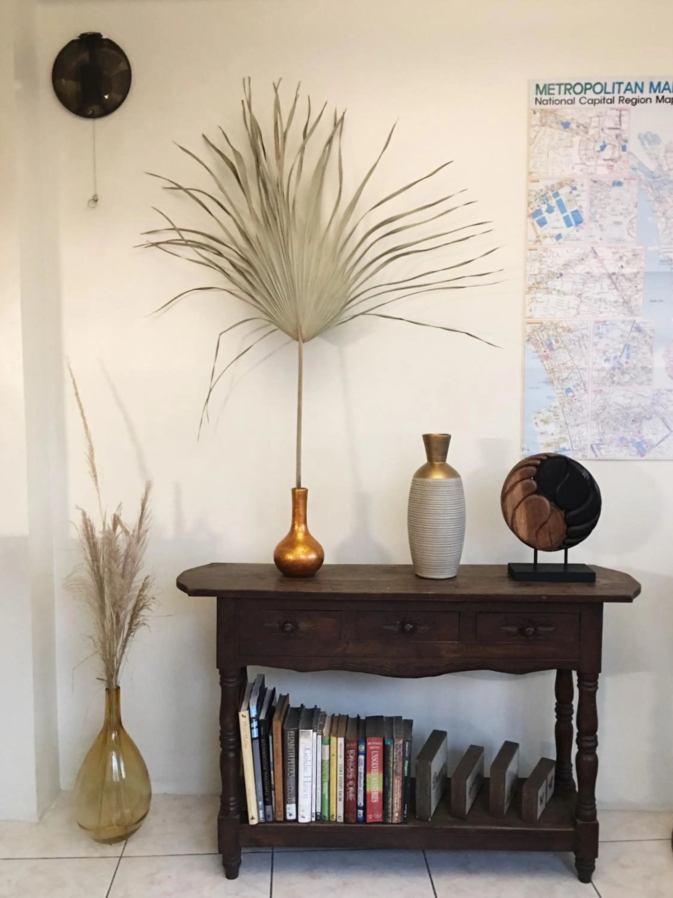 Library in 1 River Central Hostel