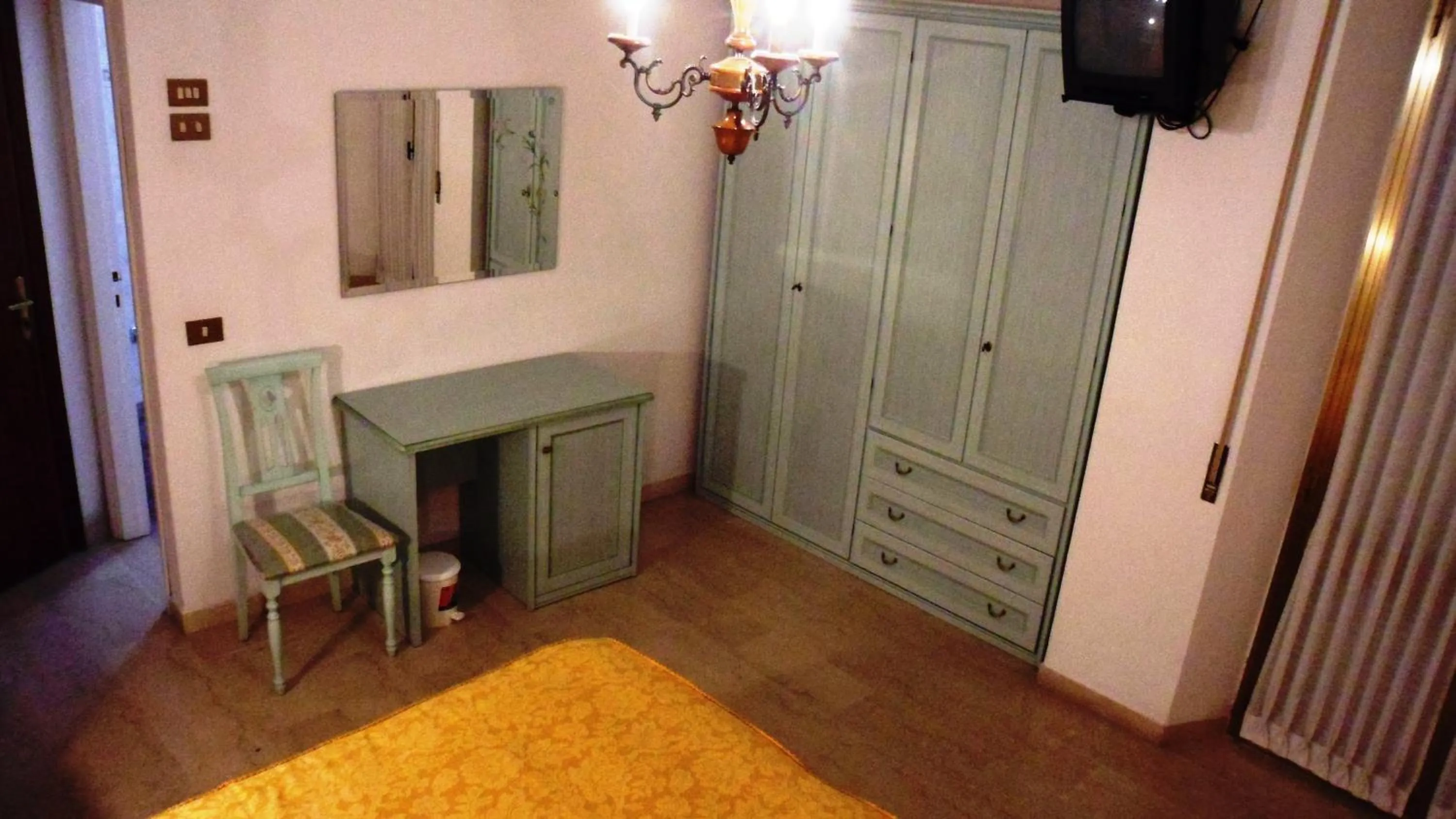 Decorative detail in Hotel Reali