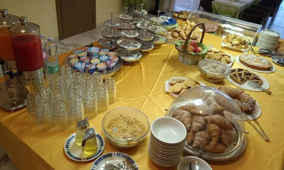 Buffet breakfast in Hotel Reali