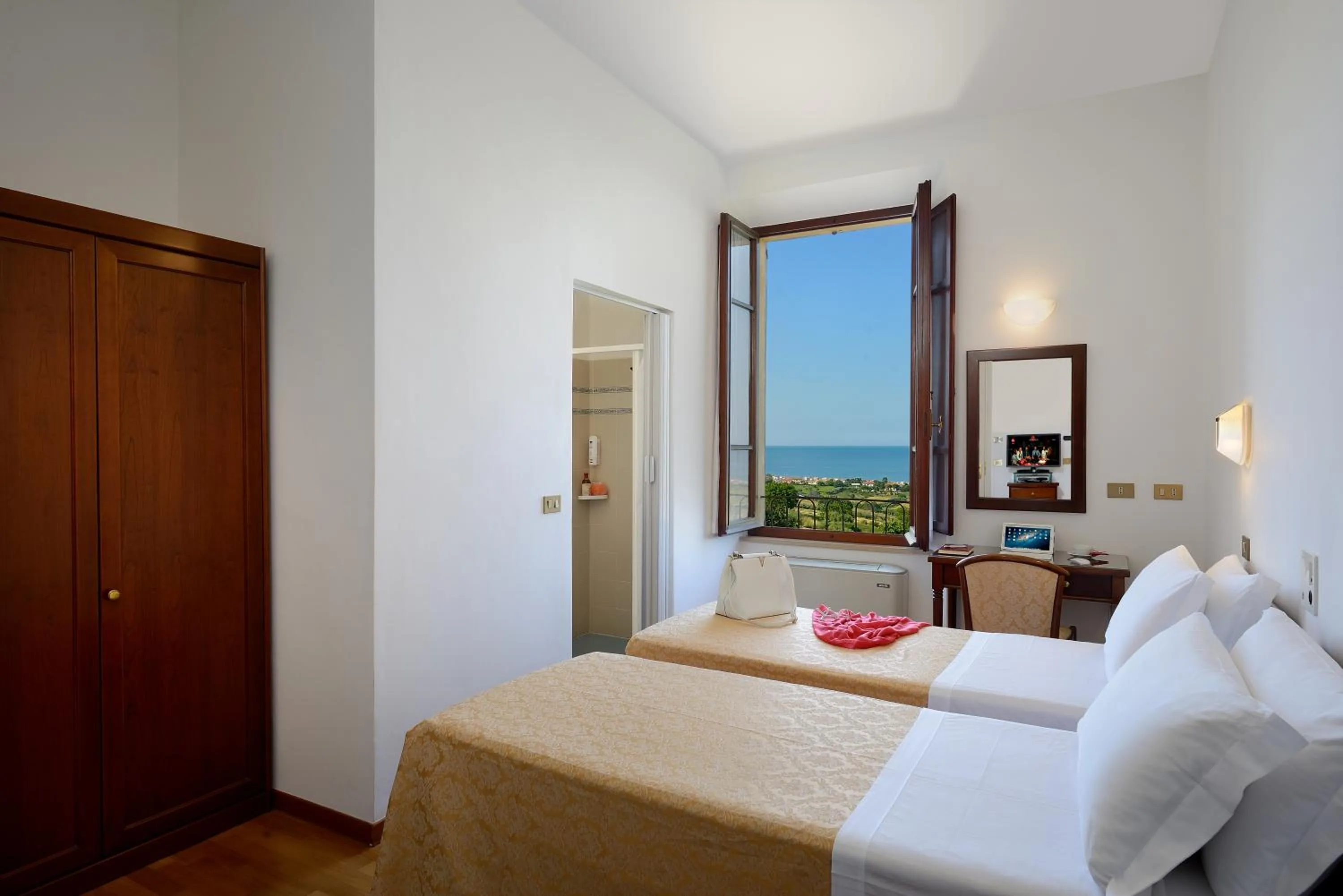 Sea view, Bed in Hotel Bel Sit