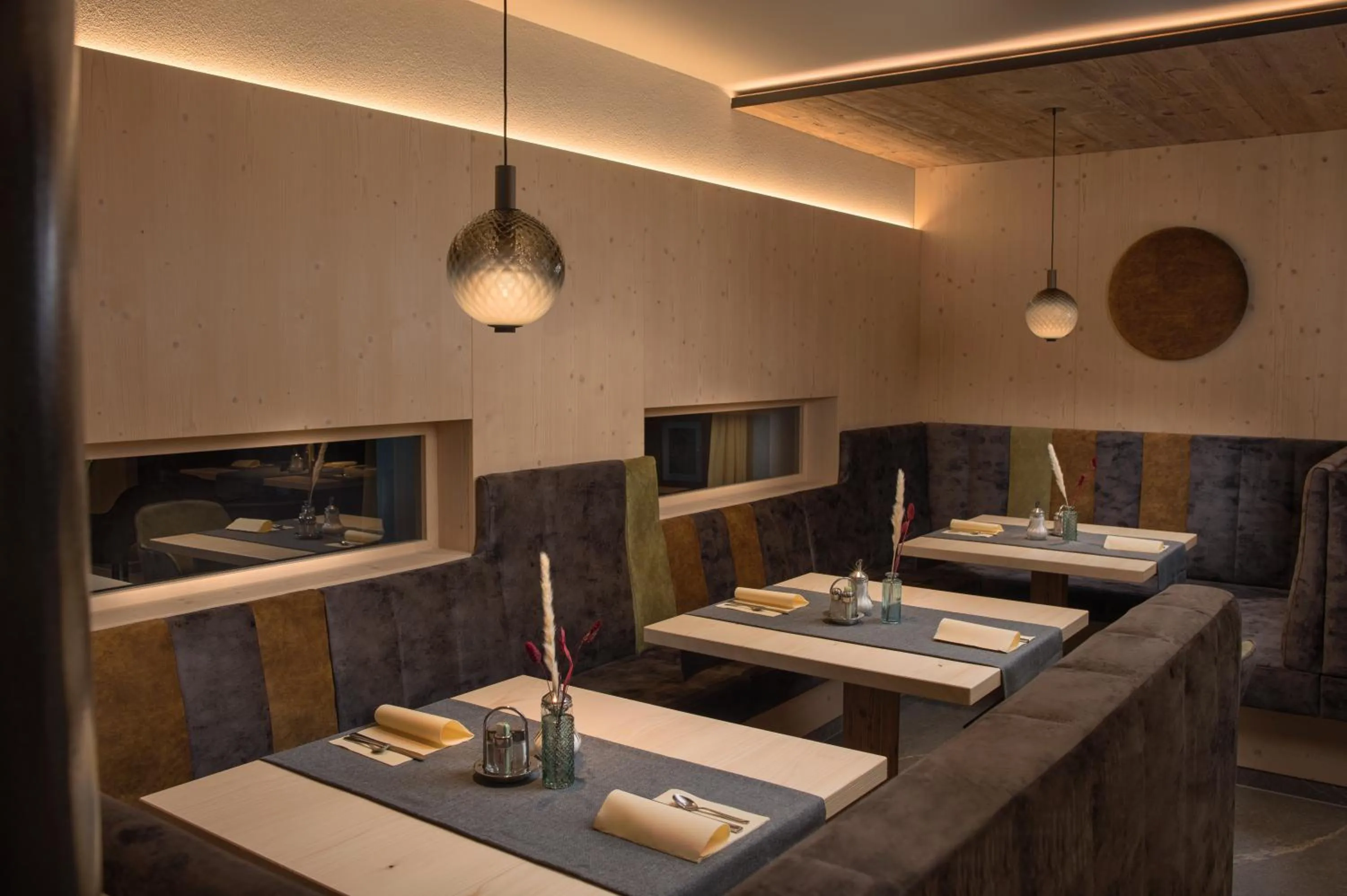 Restaurant/places to eat in Martinshof berg herz hotel