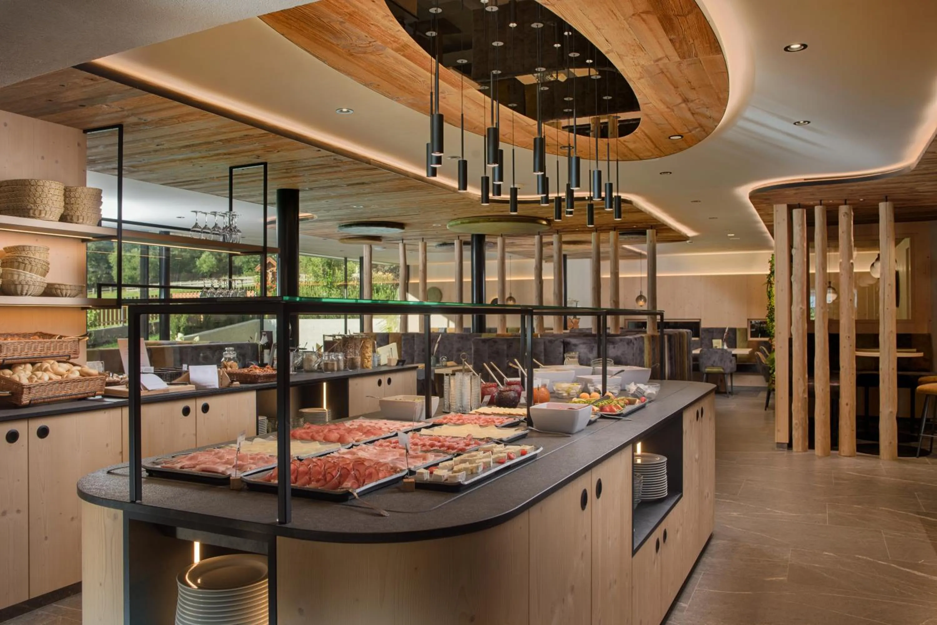 Restaurant/places to eat in Martinshof berg herz hotel