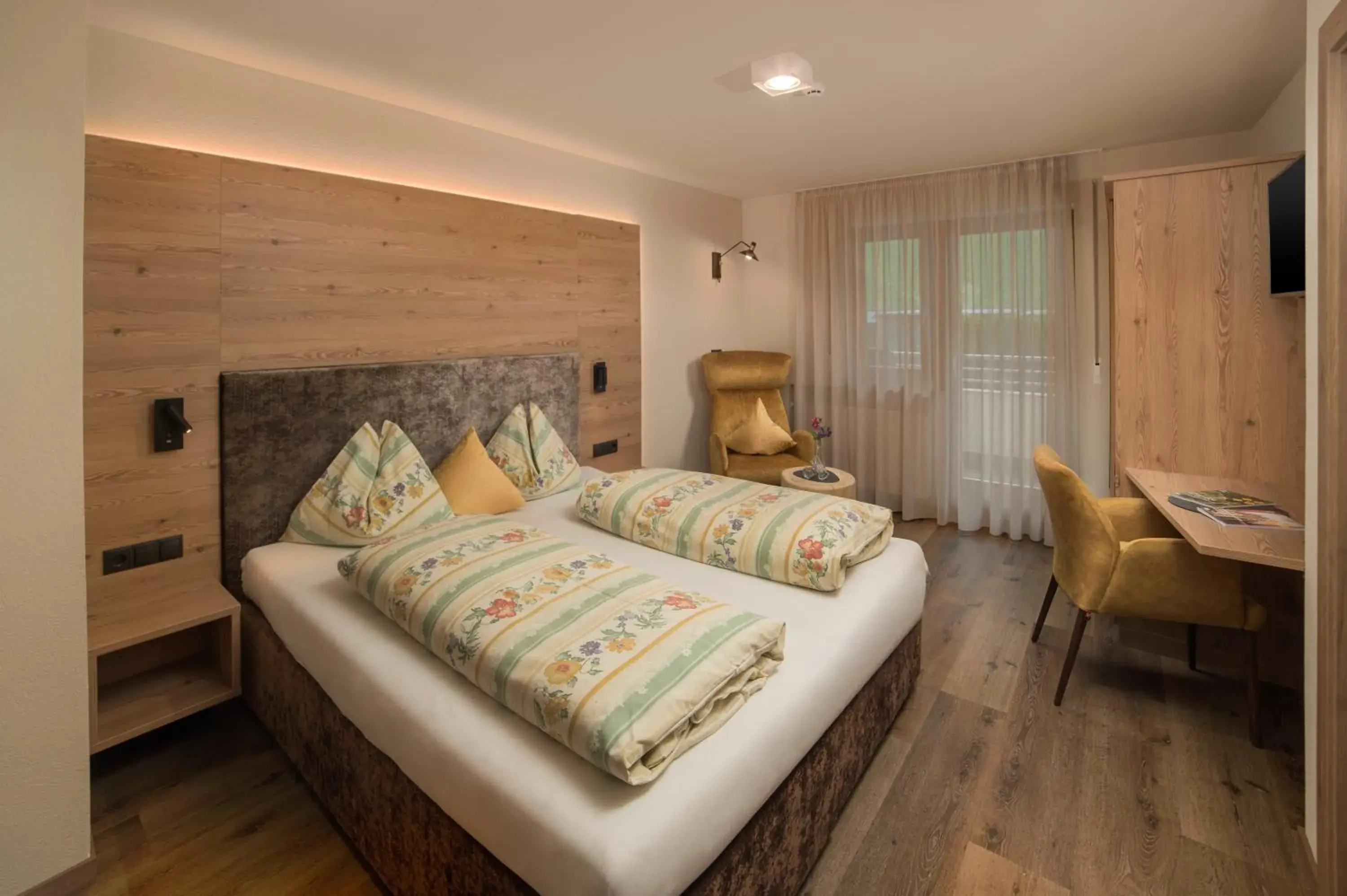 Standard Double Room in Martinshof berg herz hotel Standard Double Room in Martinshof berg herz hotel