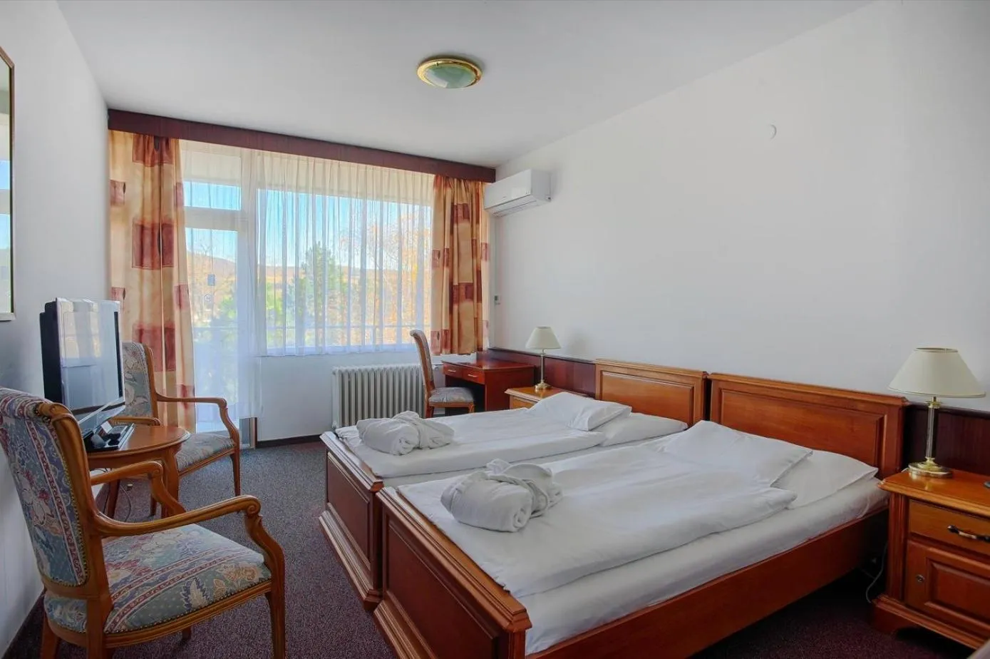 Bedroom, Bed in Ensana Splendid