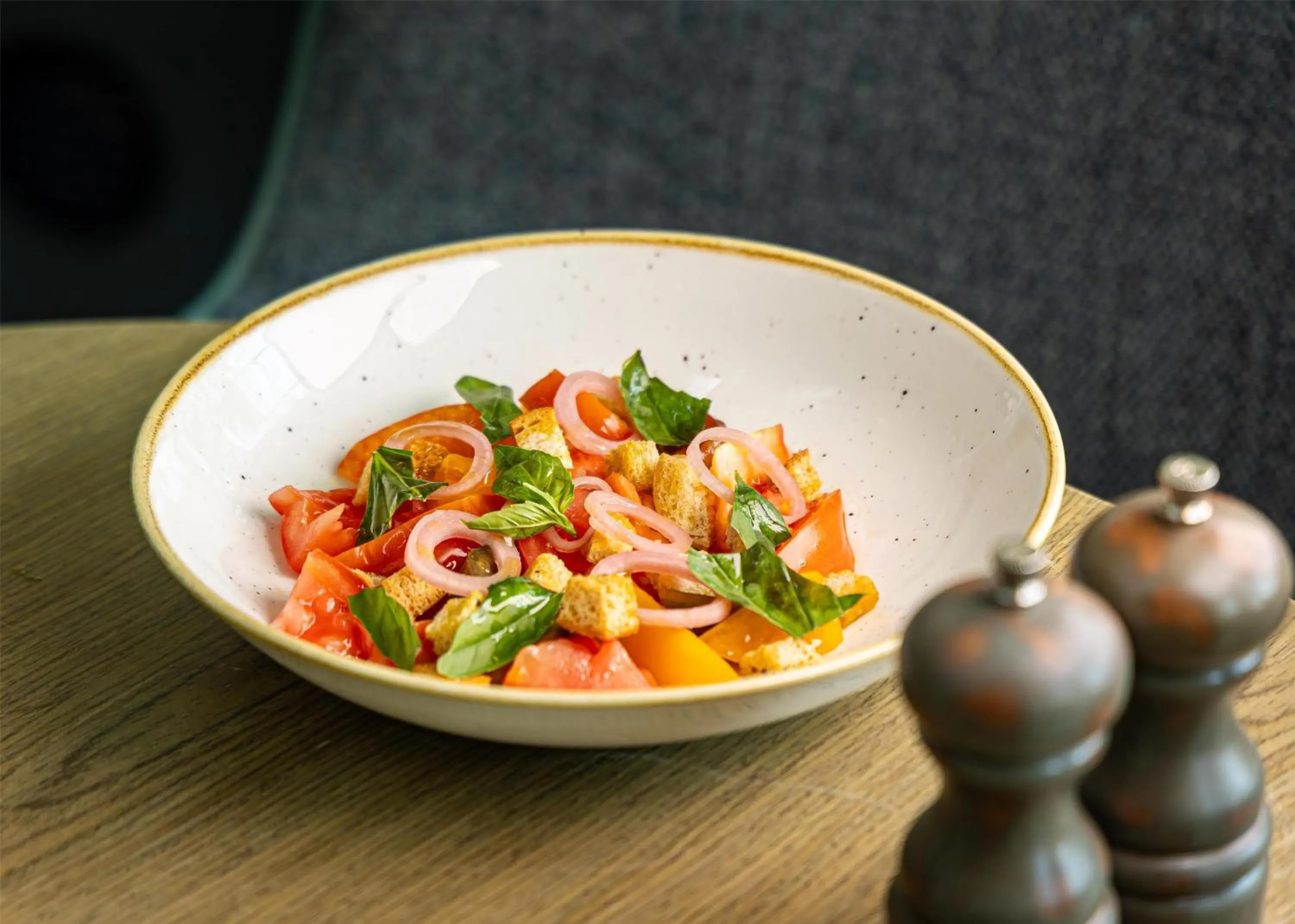 Restaurant/places to eat in Hilton London Heathrow Airport