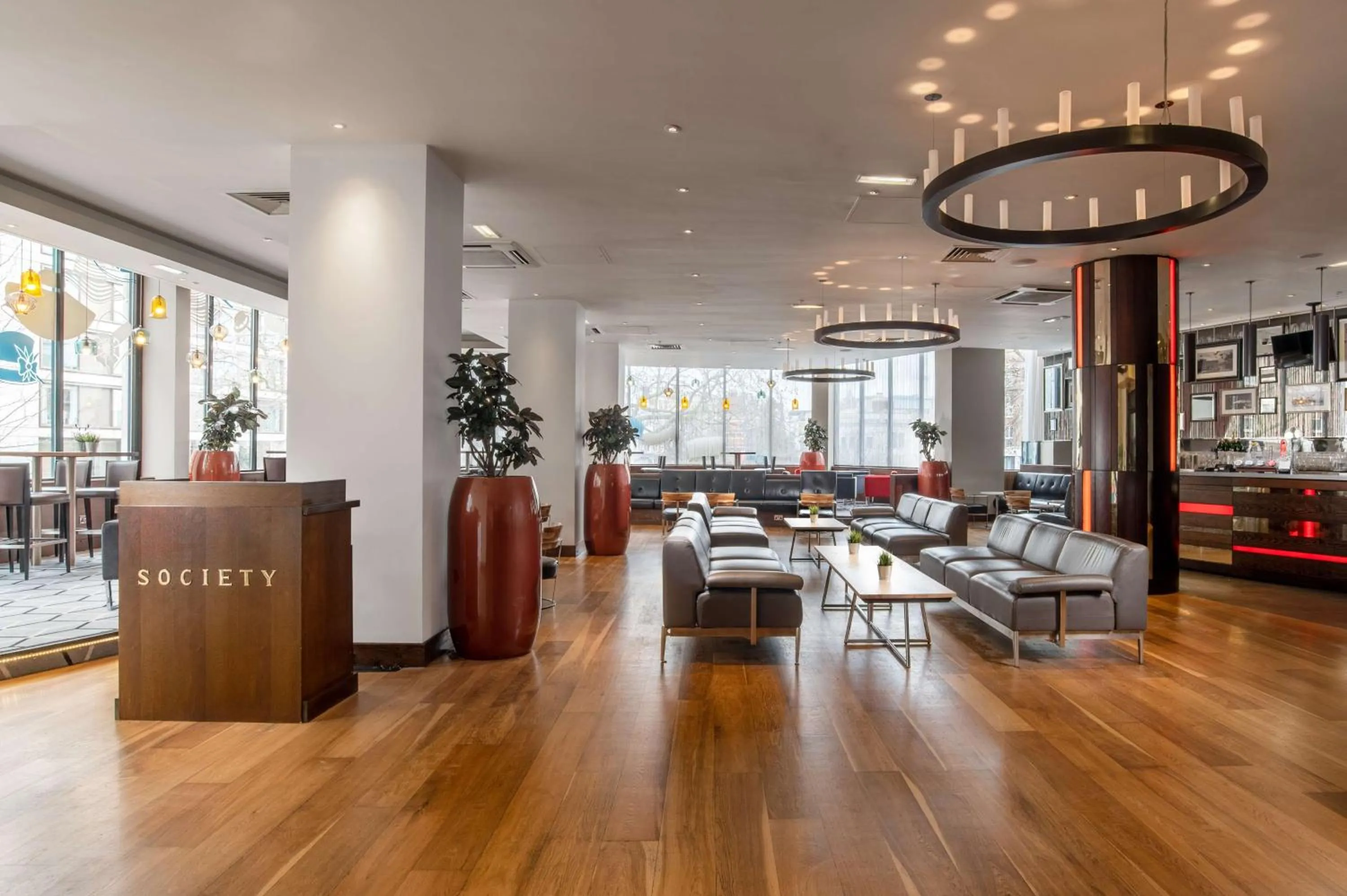 Restaurant/places to eat in Hilton London Olympia