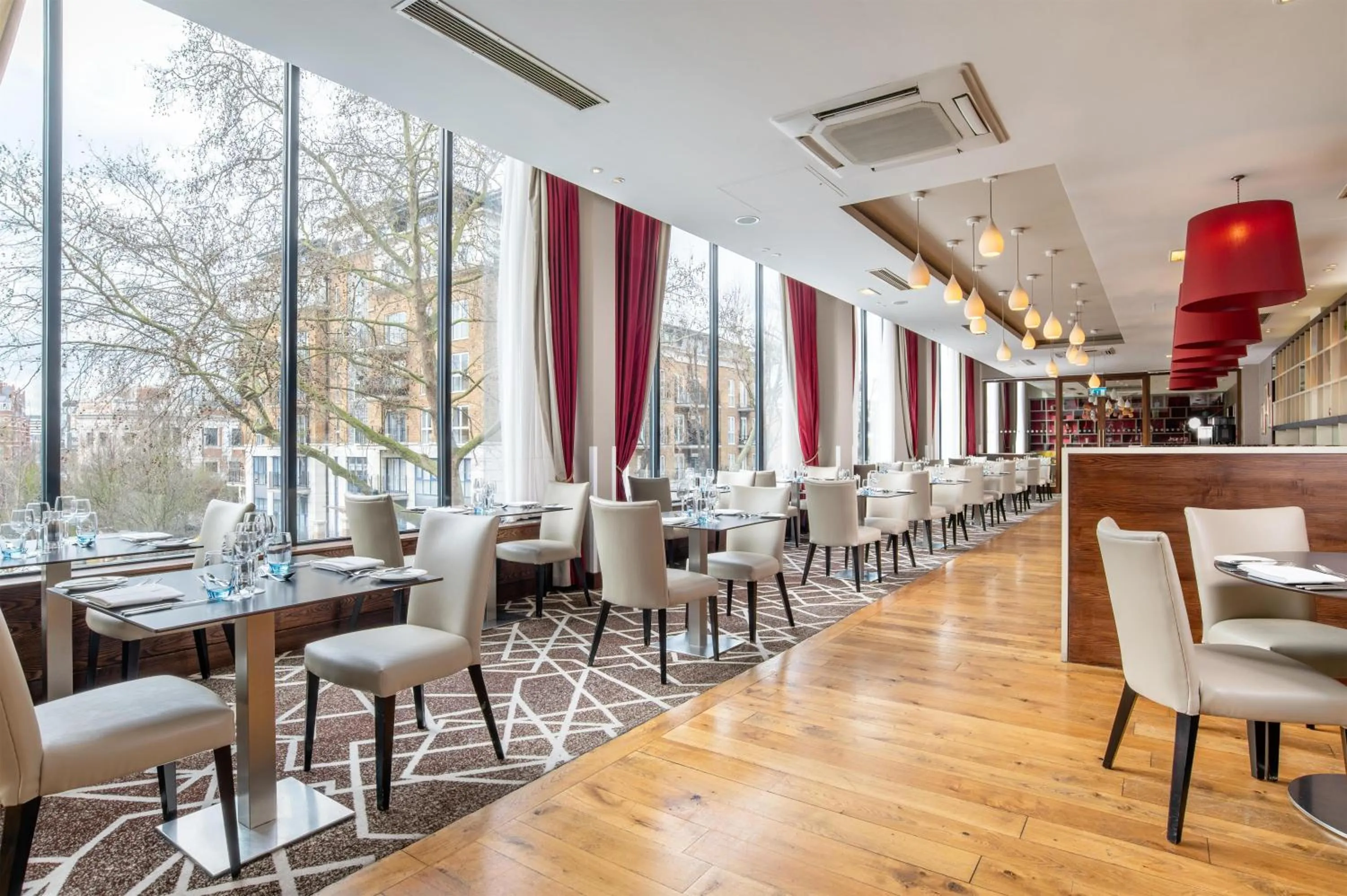 Restaurant/places to eat in Hilton London Olympia