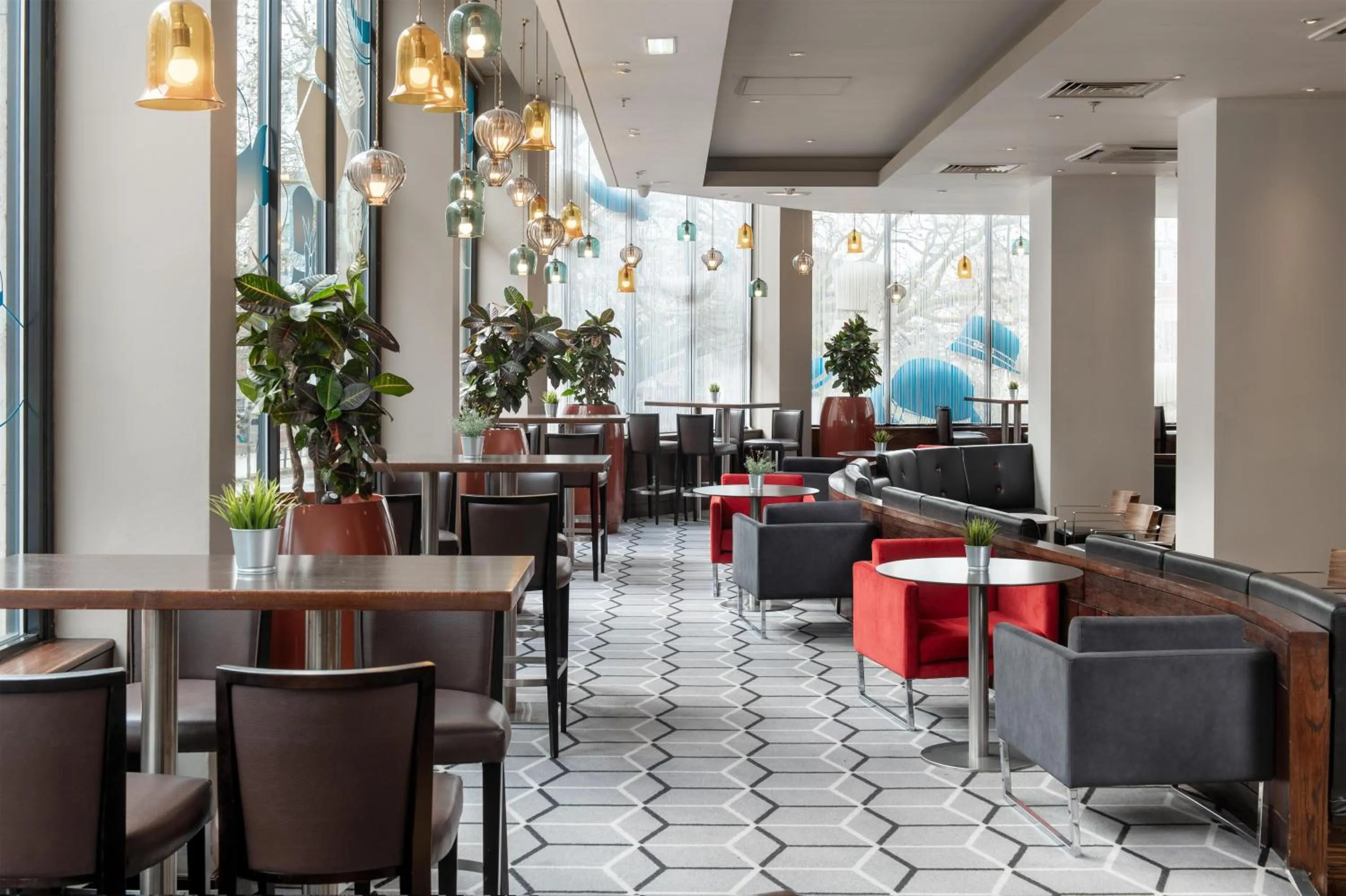 Restaurant/places to eat in Hilton London Olympia