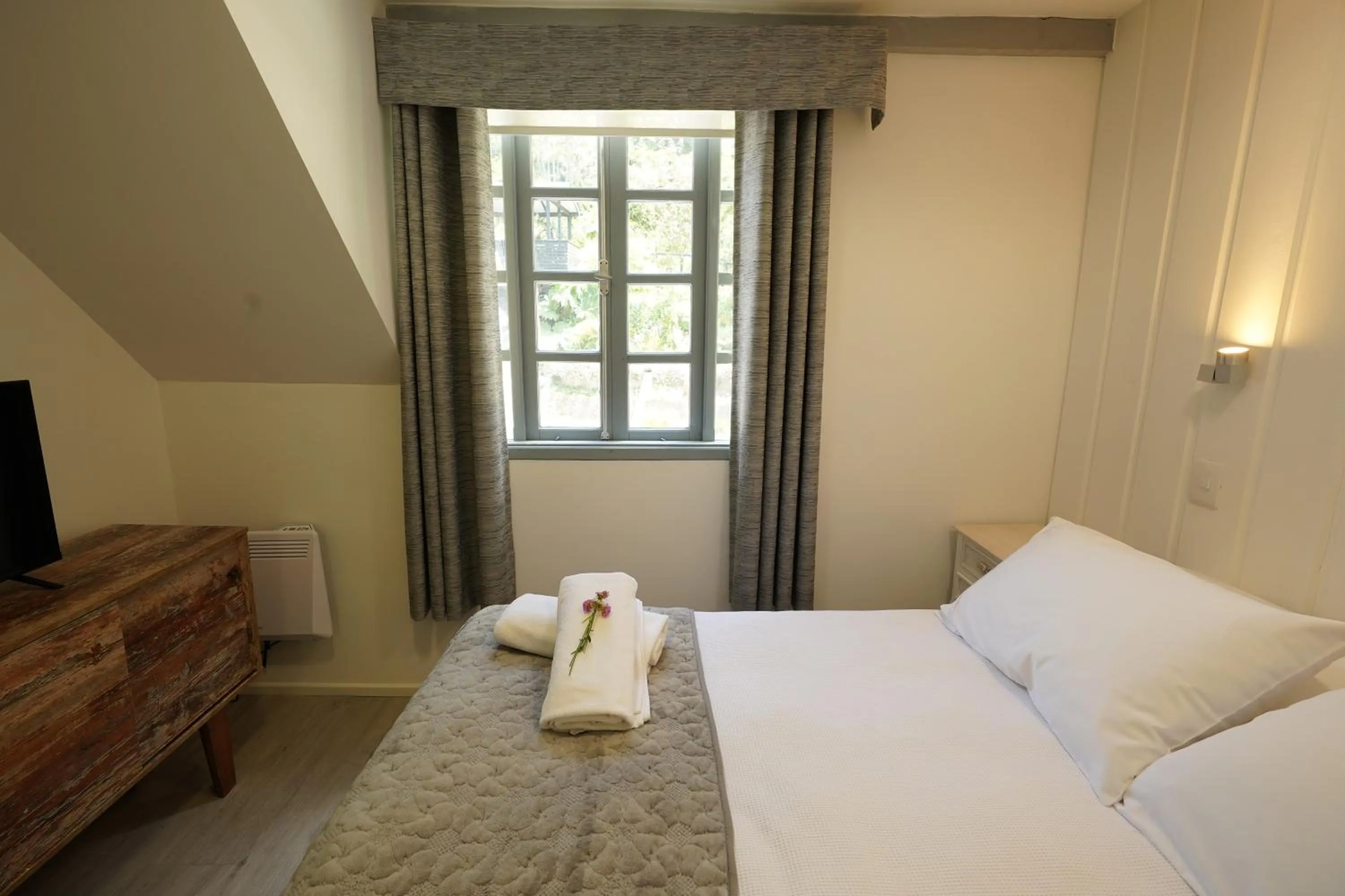 Photo of the whole room, Bed in Hotel Frutillar