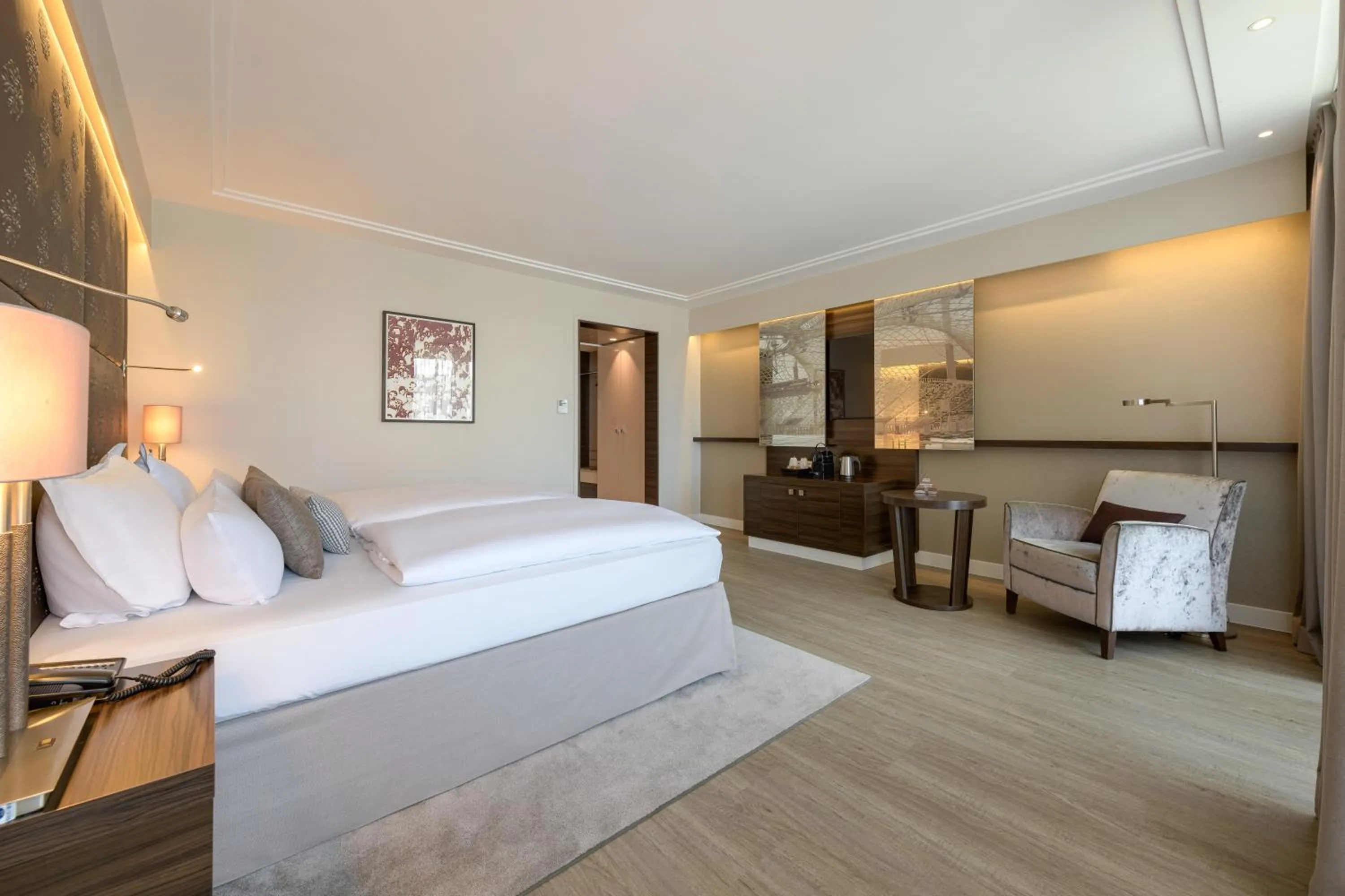 TV and multimedia, Bed in Pullman Munich