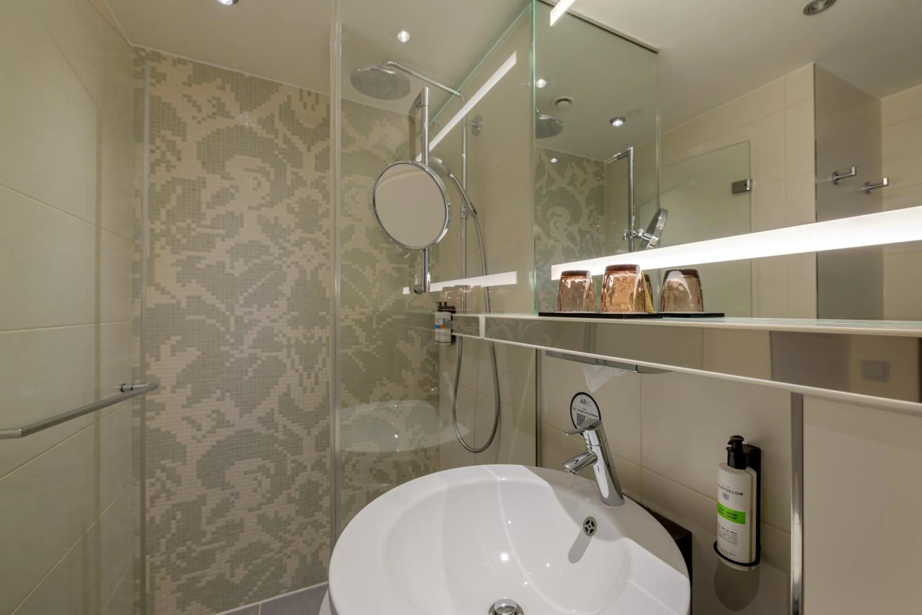 Bathroom in Pullman Munich