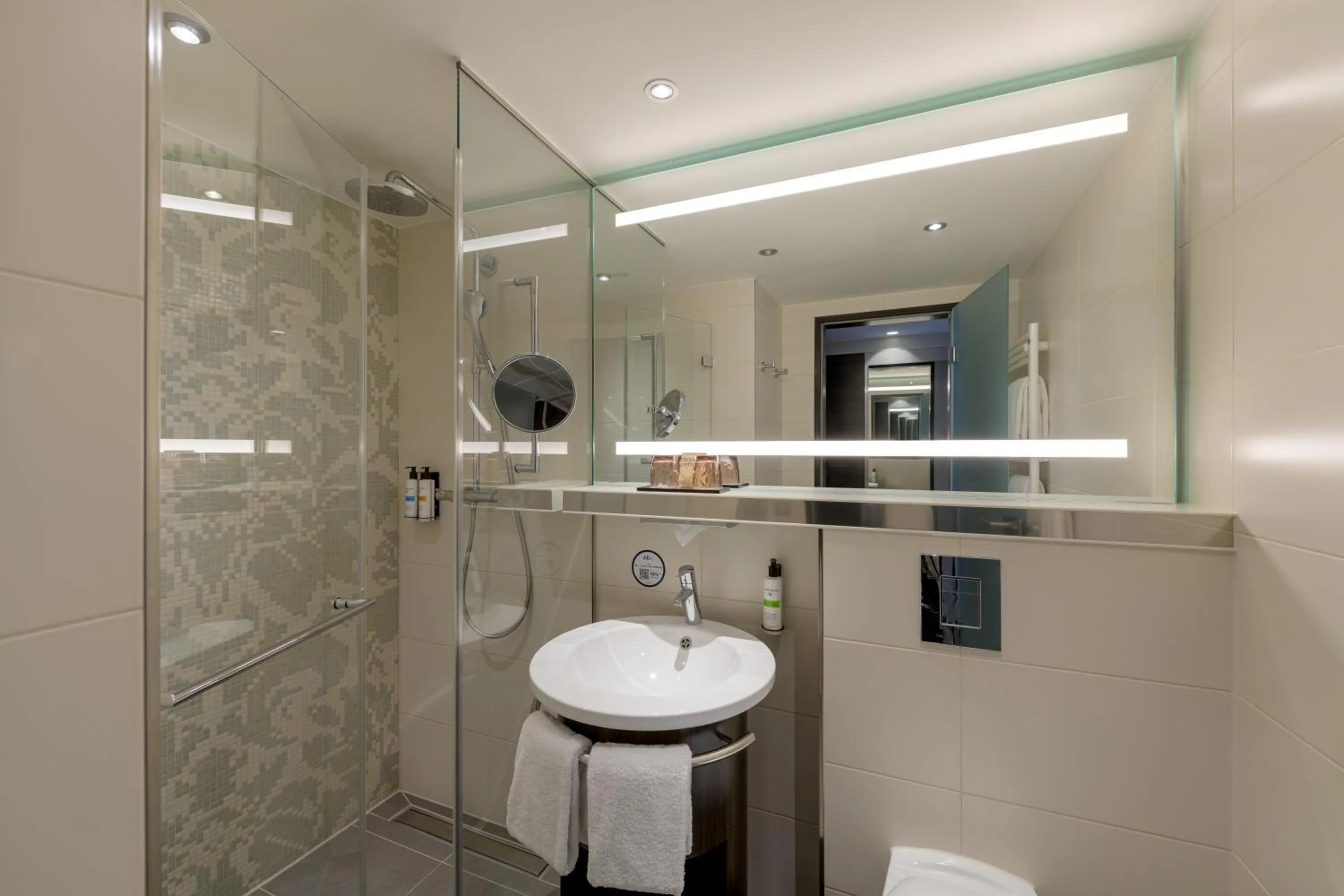 Toilet in Pullman Munich