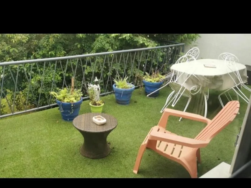 Chambres d'hôtes Chez Valérie Garage motos et vélos