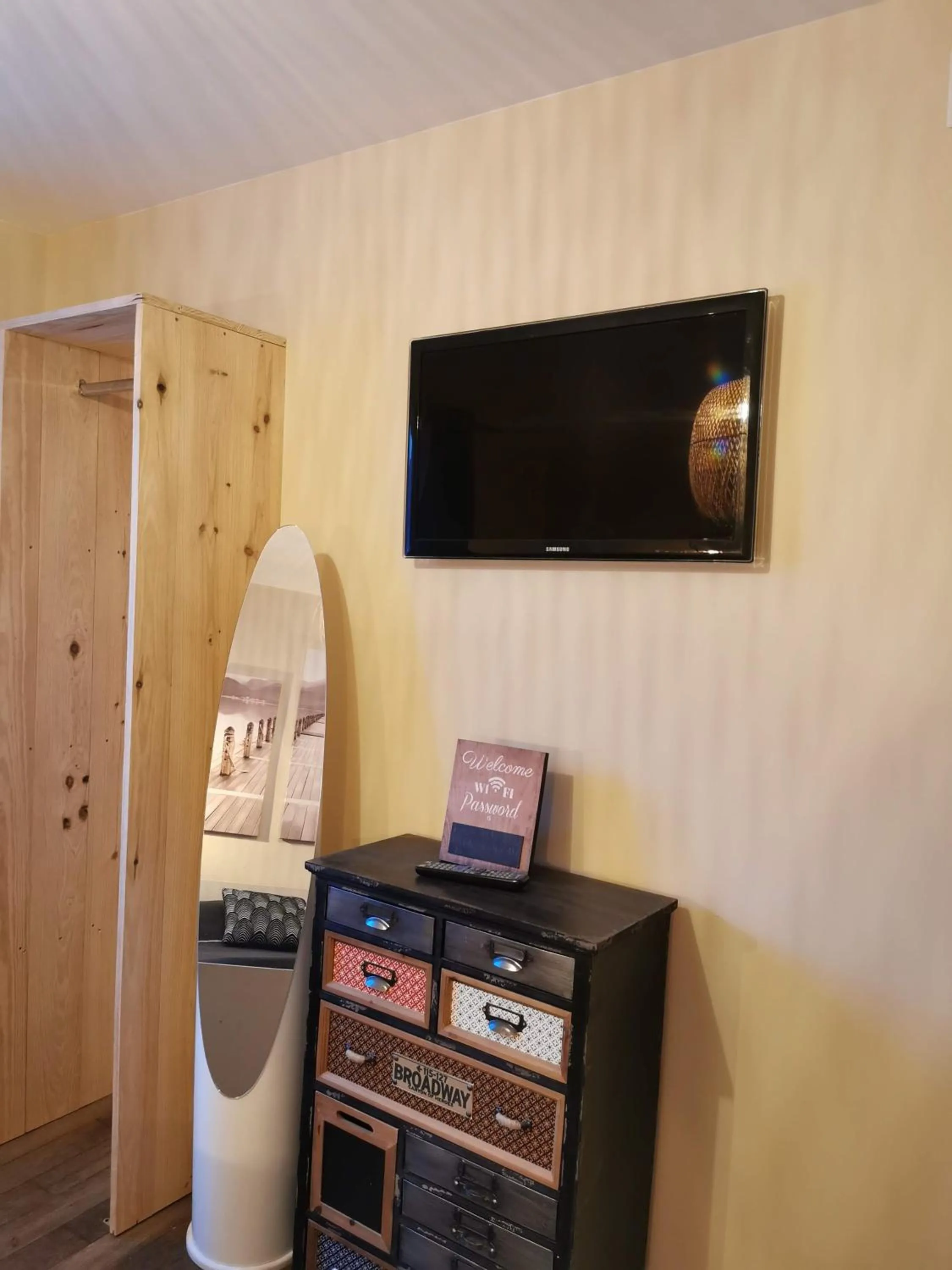 Chambres d'hôtes Chez Valérie Garage motos et vélos