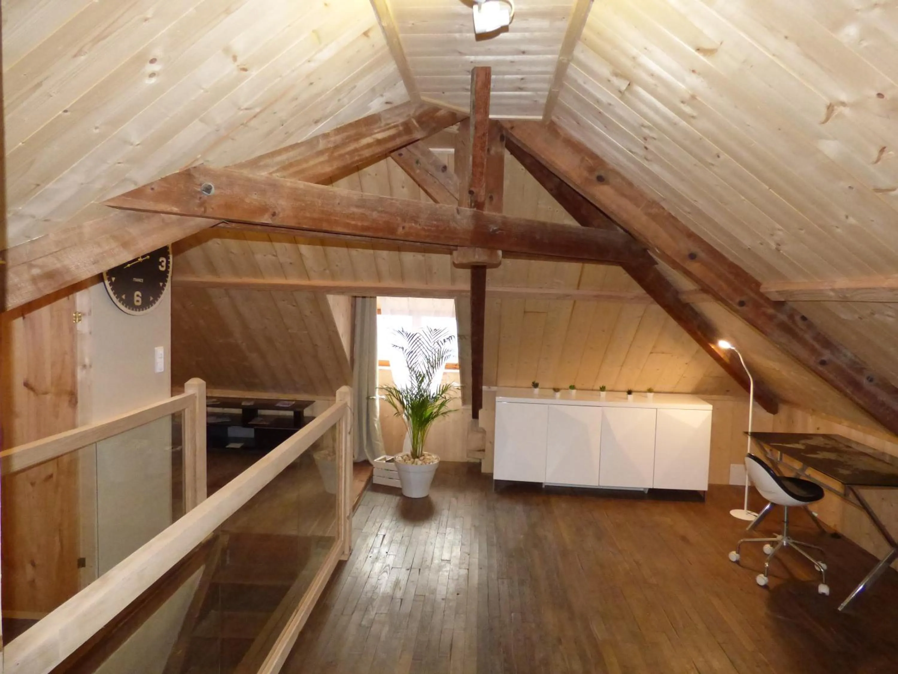 Chambres d'hôtes Chez Valérie Garage motos et vélos