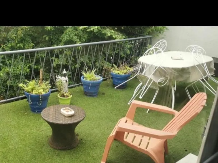 Chambres d'hôtes Chez Valérie Garage motos et vélos