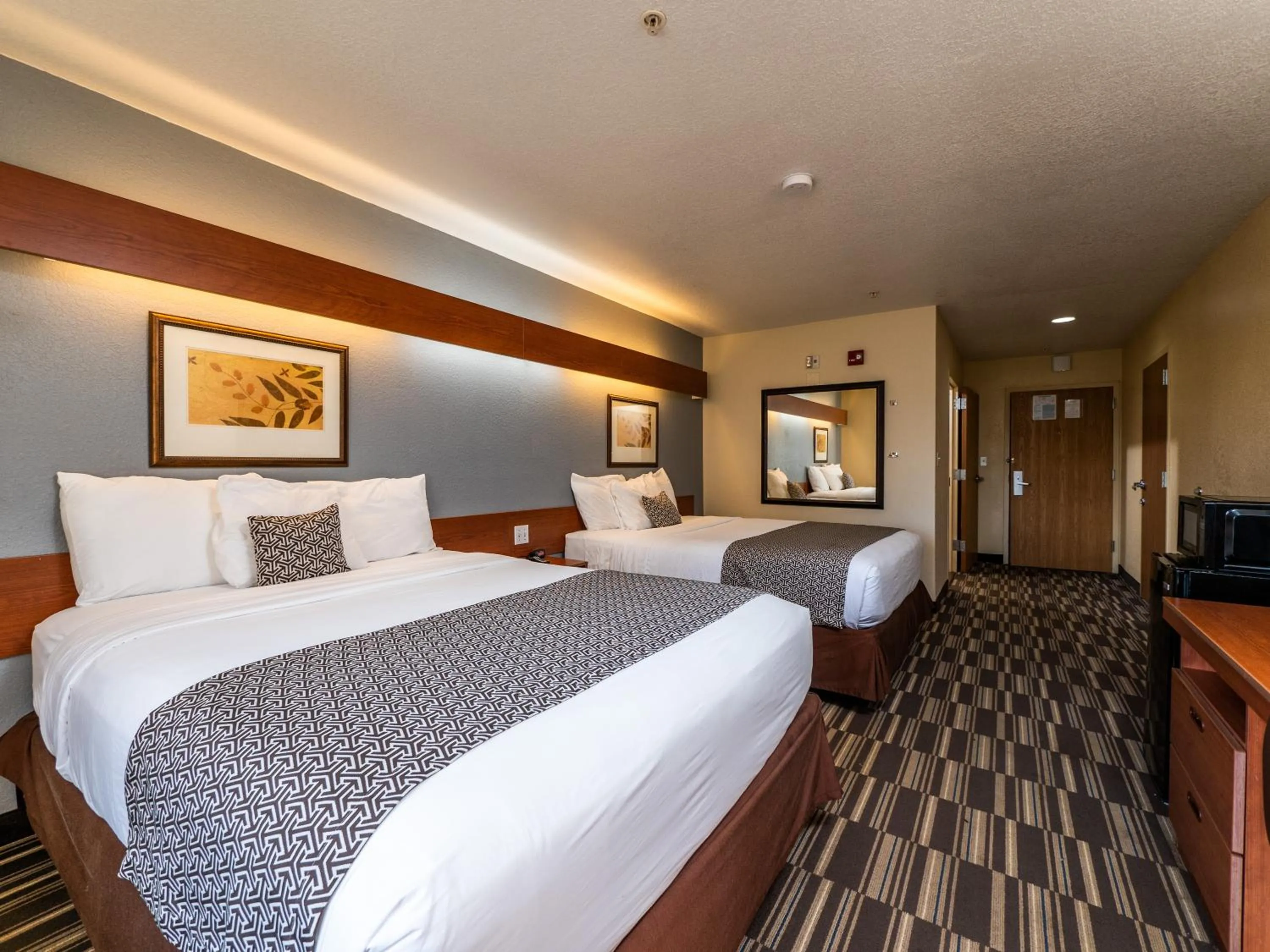 Bed in Microtel Inn and Suites Ocala