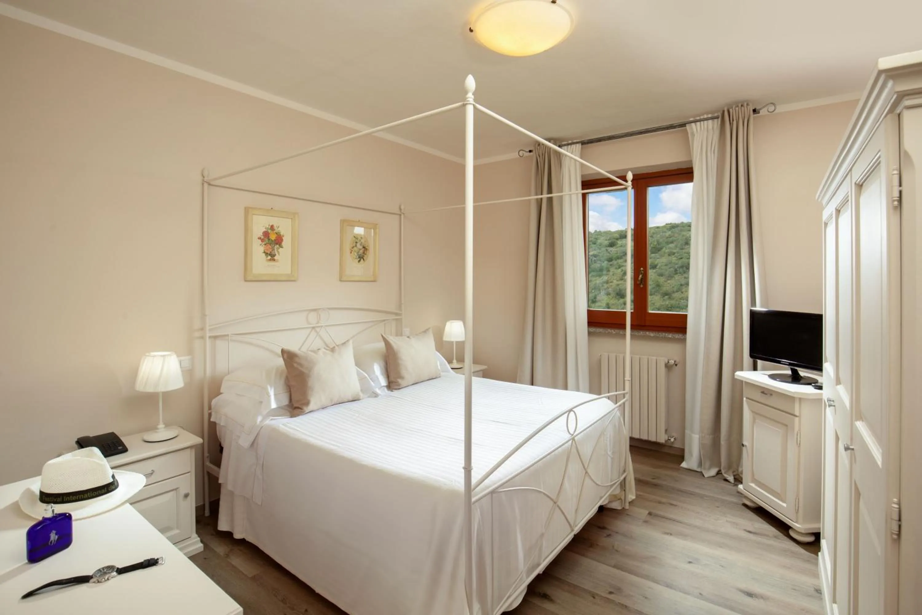 Bedroom, Bed in Valle Del Buttero