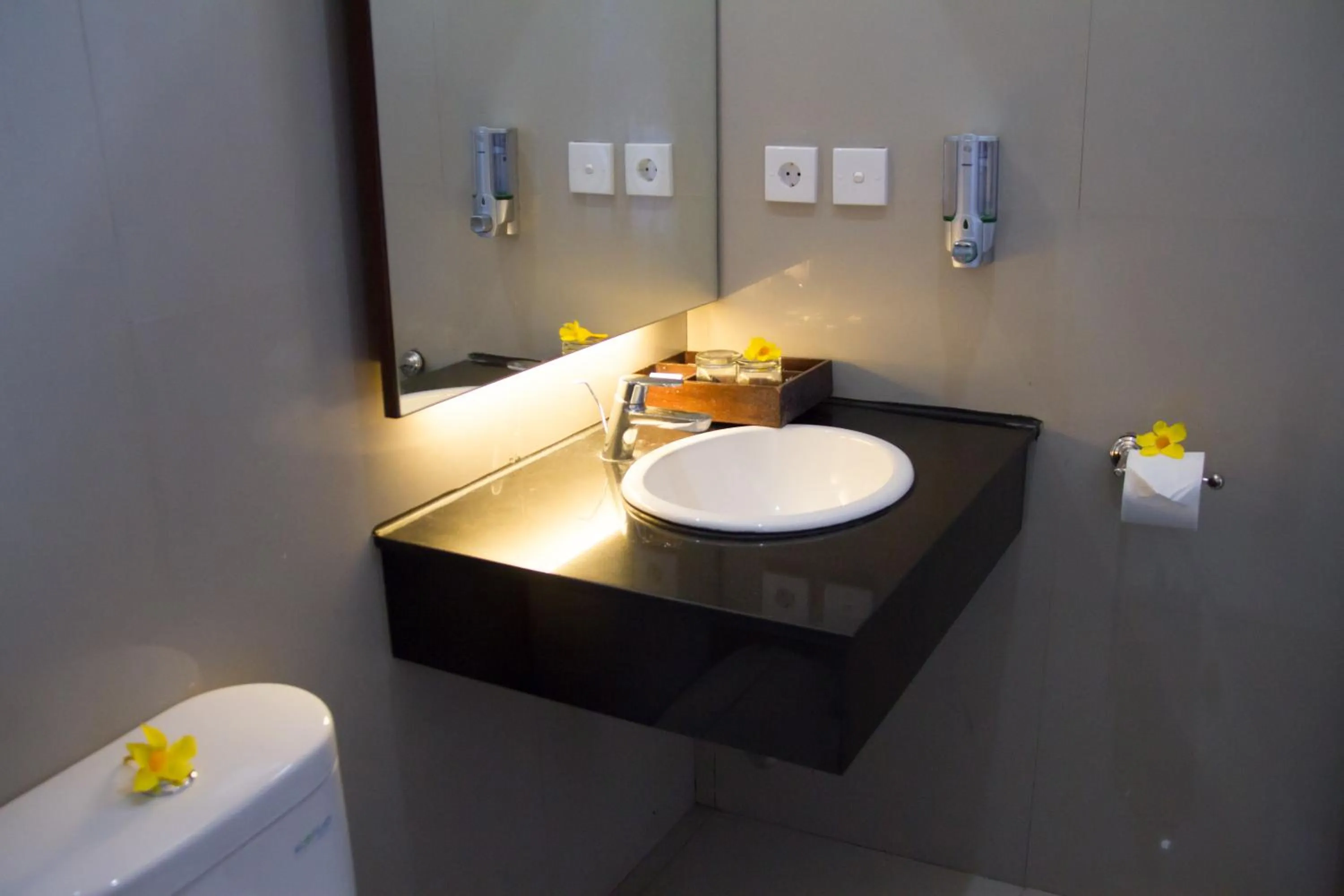 Bathroom in Mandhasativa Homestay