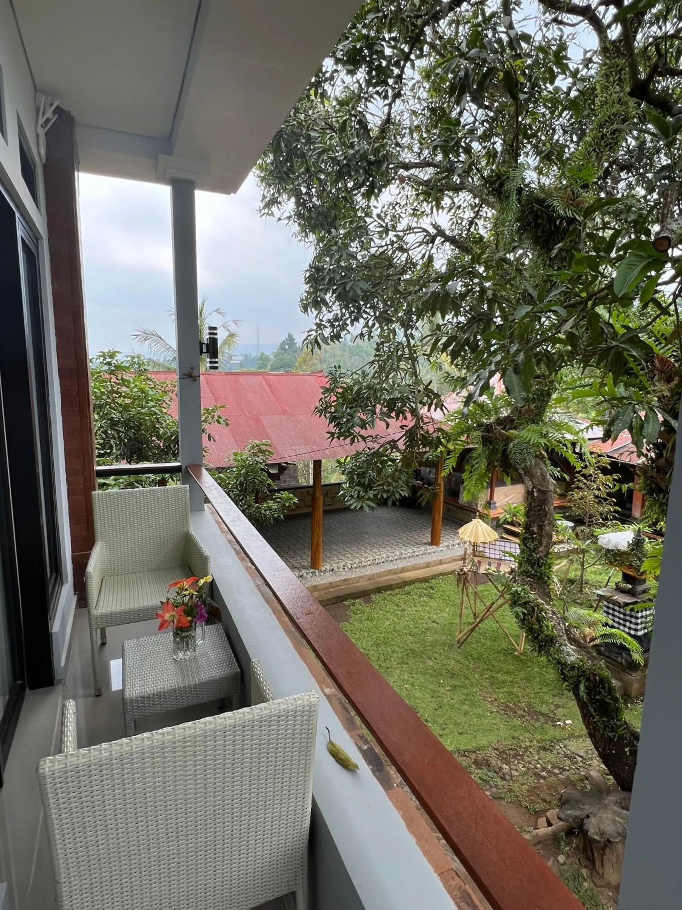 Patio in Mandhasativa Homestay