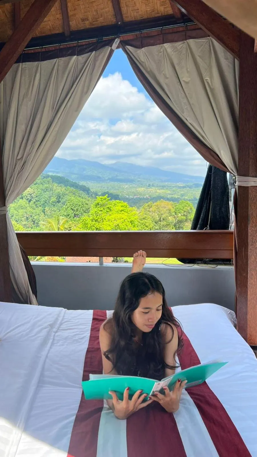 Bed in Mandhasativa Homestay