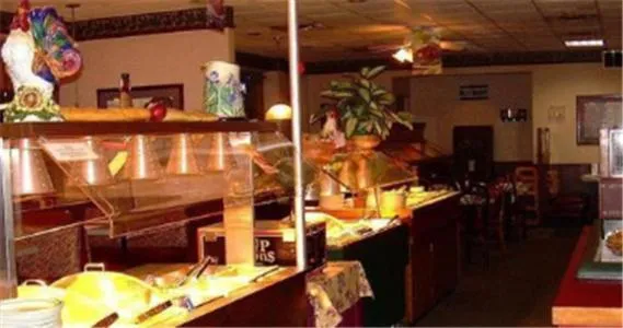 Restaurant/places to eat in Executive Inn and Suites Springdale