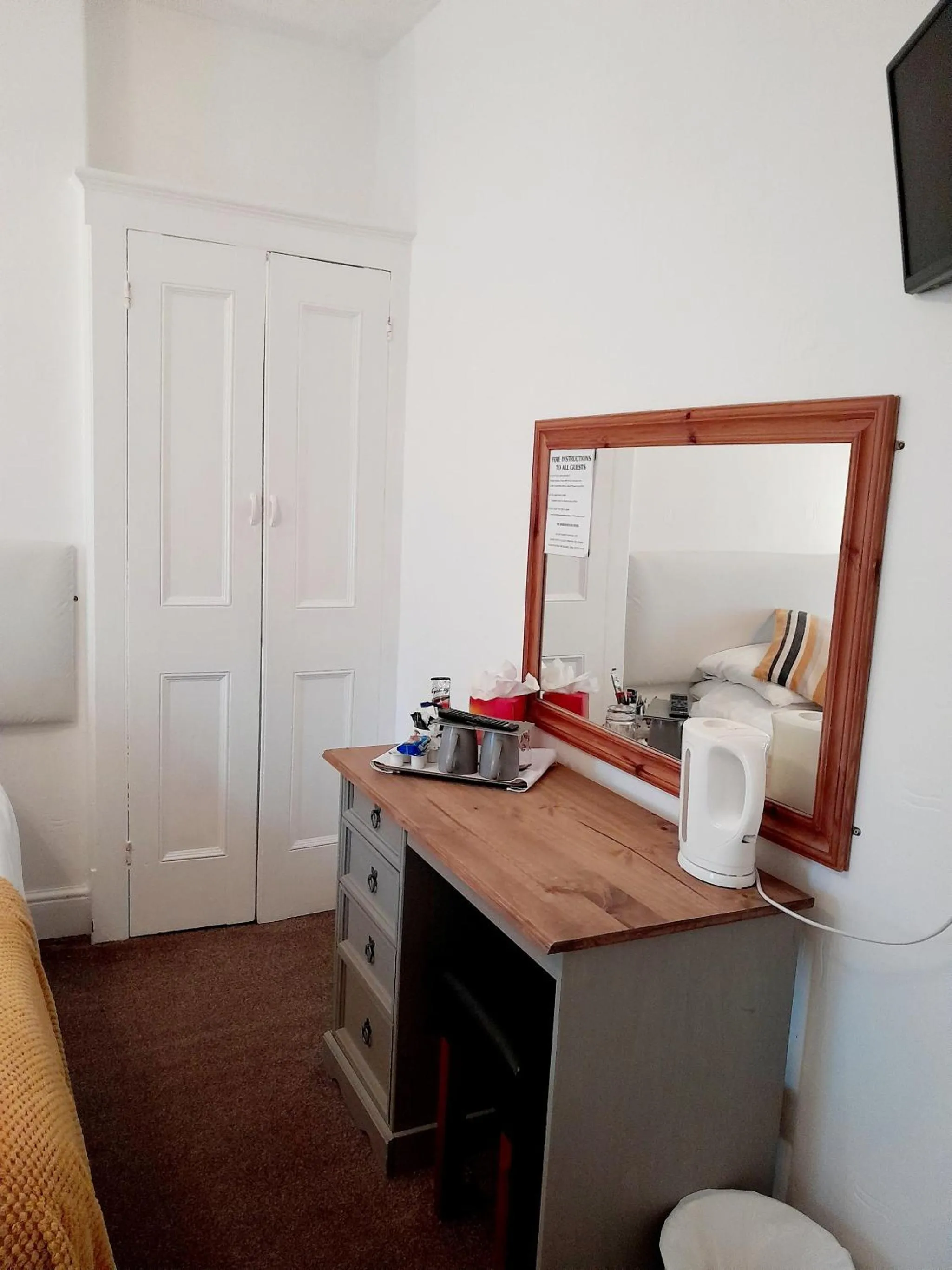 Bedroom in The Clovelly