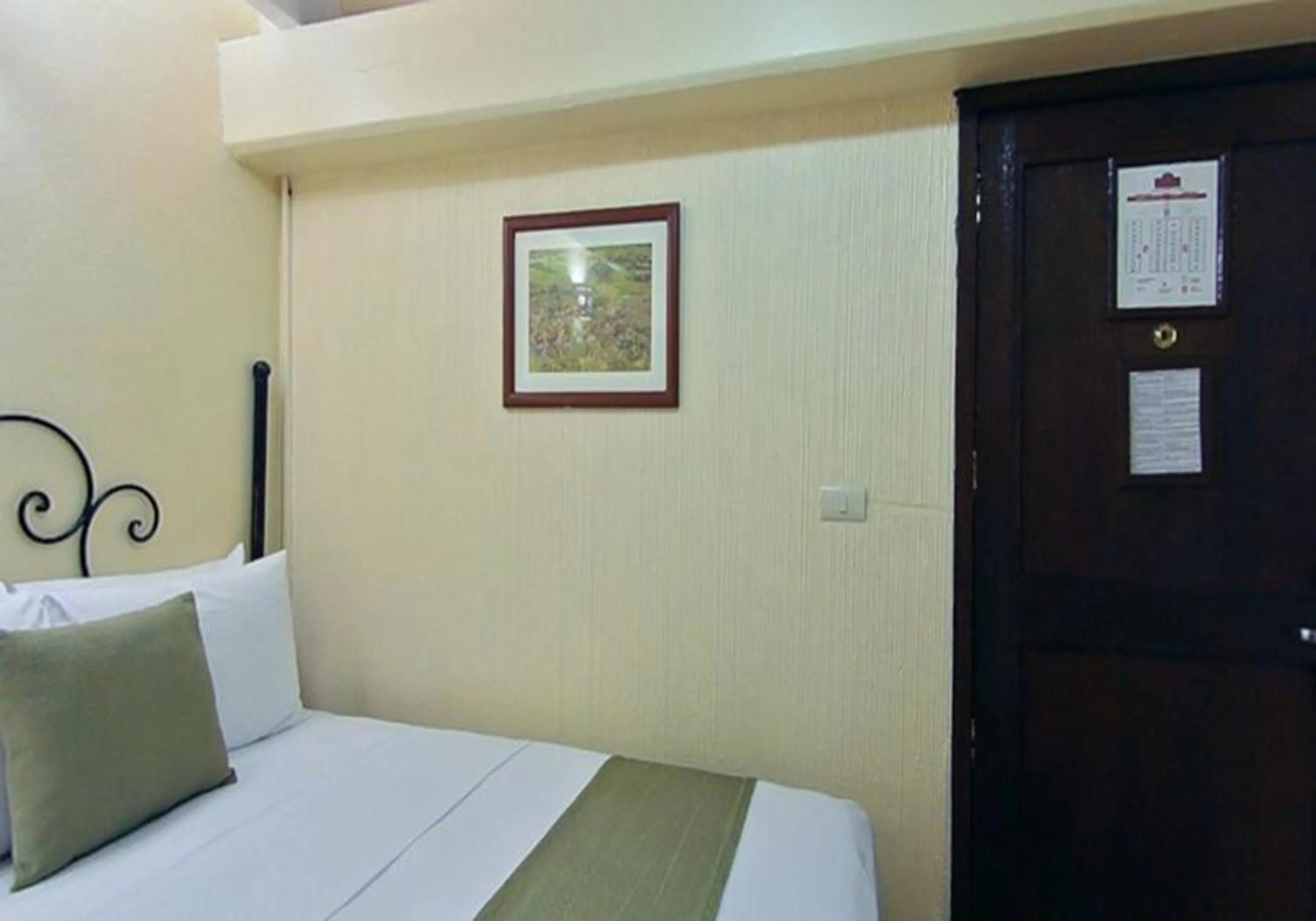 Photo of the whole room, Bed in Mision Xalapa Plaza de las Convenciones