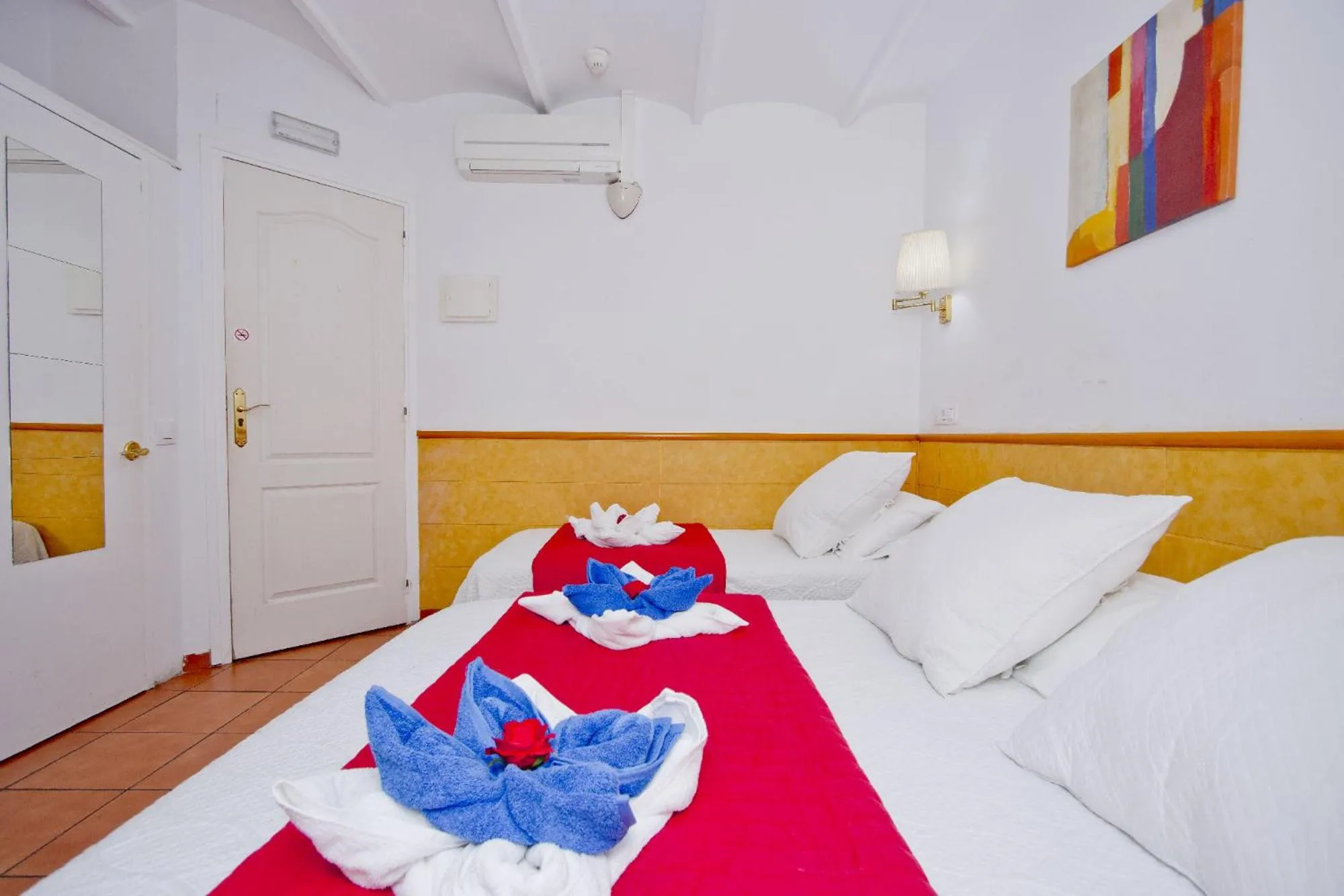 Bed in Barcelona City Rooms Hostal