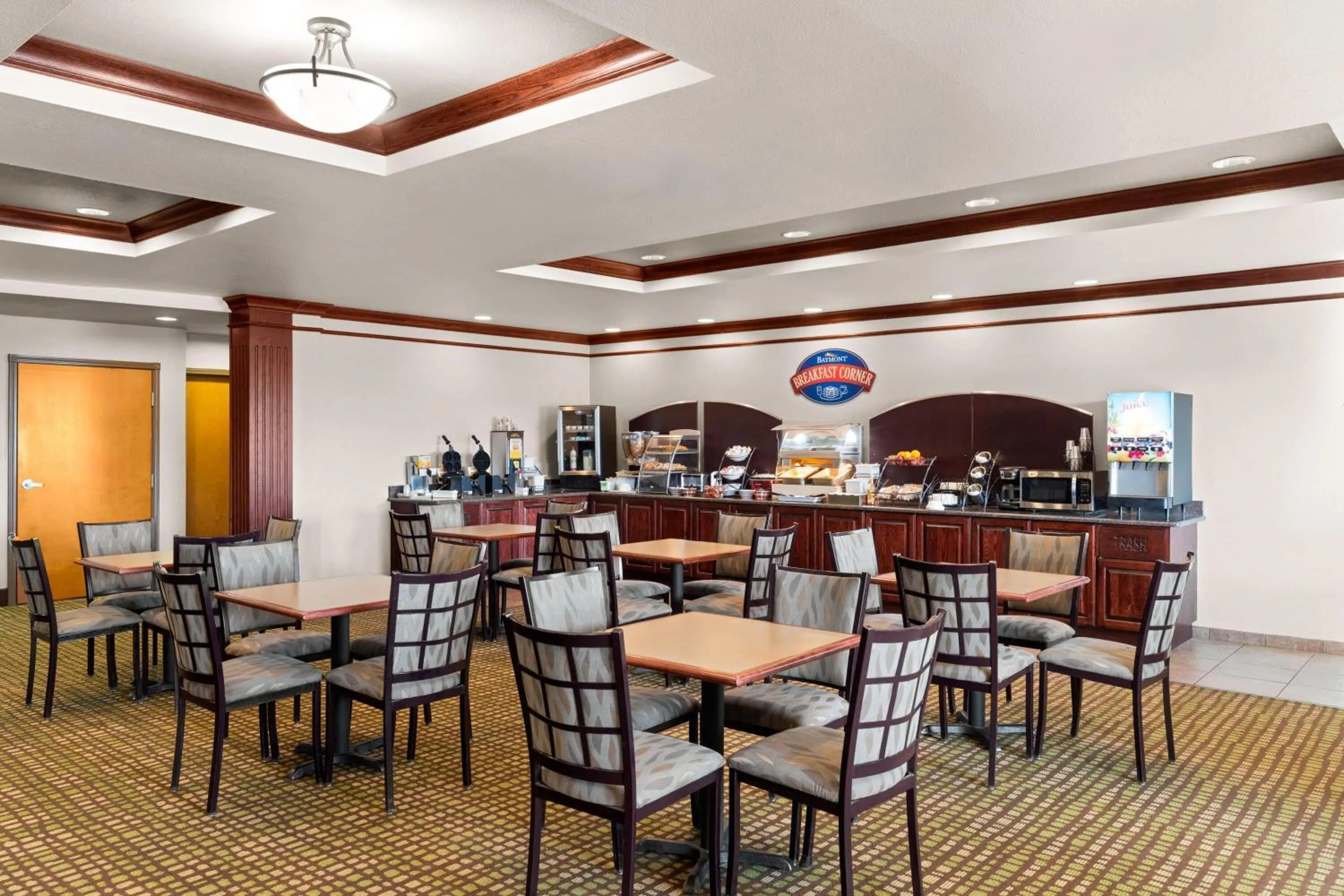 Breakfast in Baymont Inn & Suites by Wyndham Sturgis
