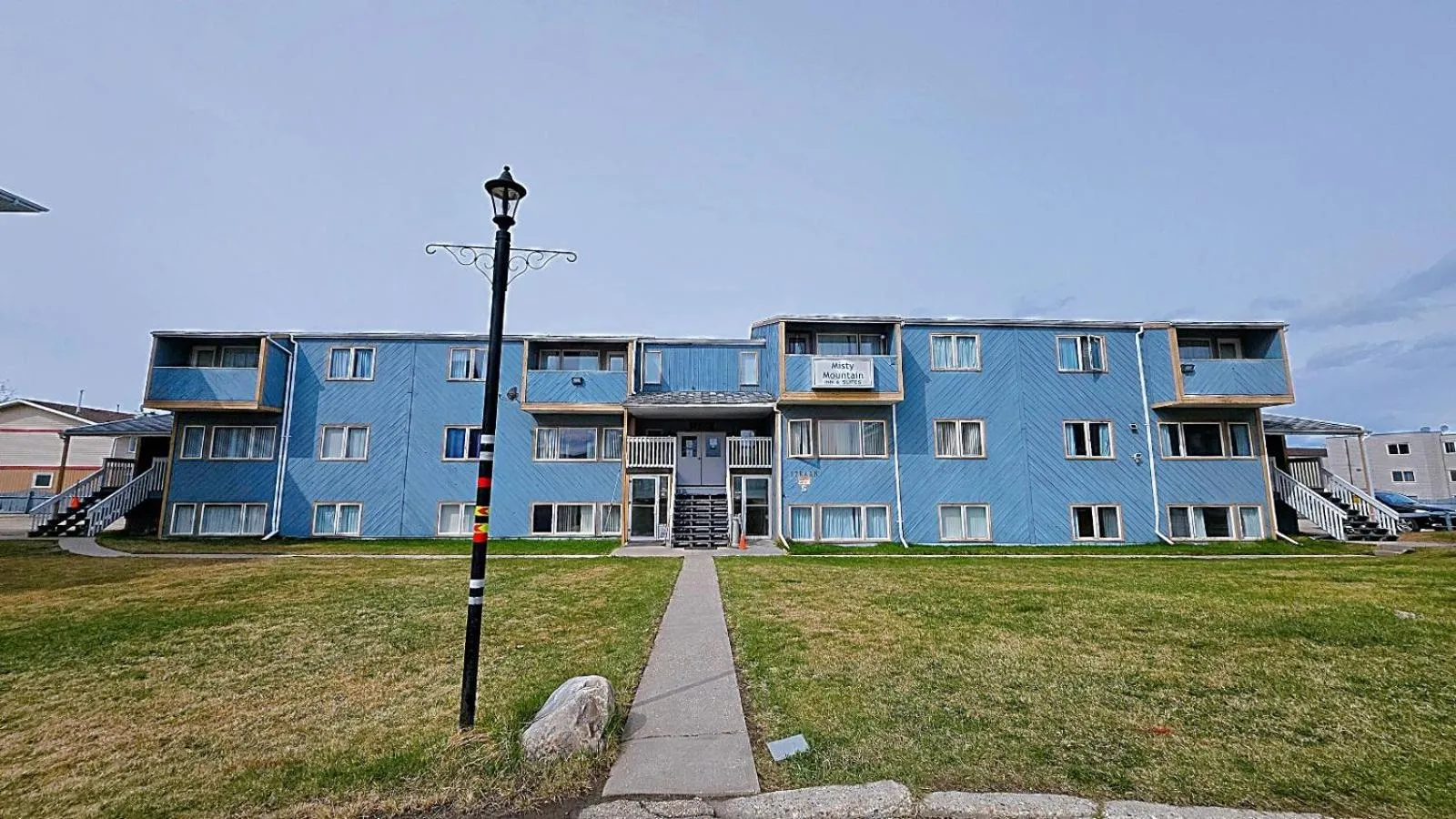 Property building in Misty Mountain Inn & Suites