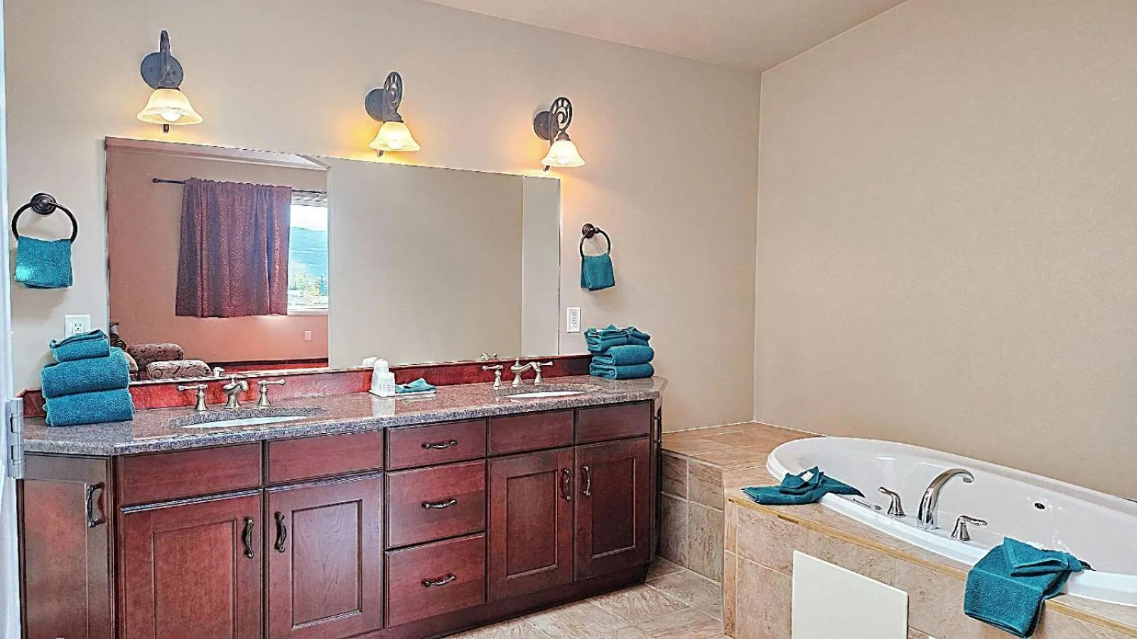 Bathroom in Misty Mountain Inn & Suites