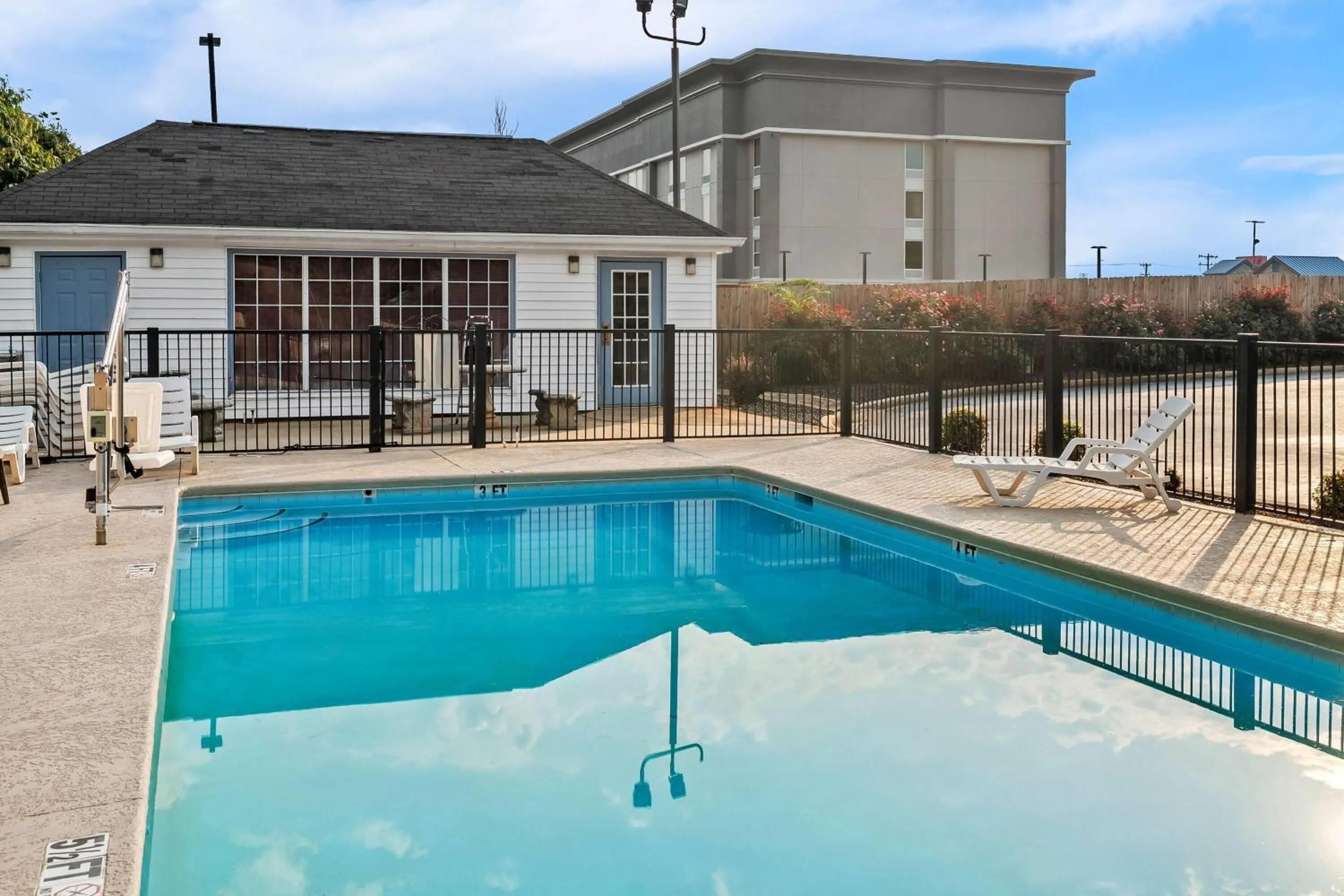Swimming pool in Days Inn by Wyndham Simpsonville