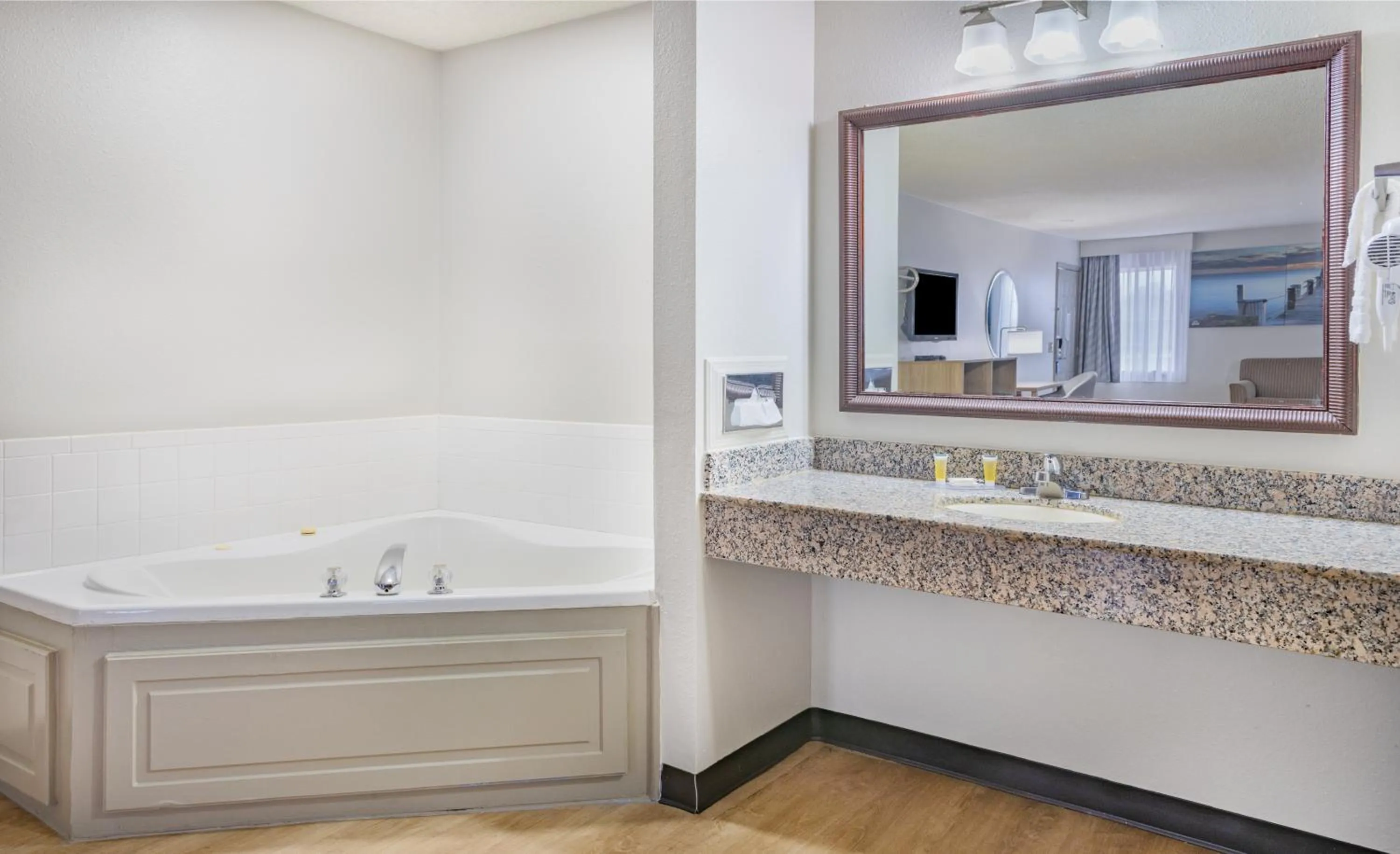 Days Inn by Wyndham Barnwell